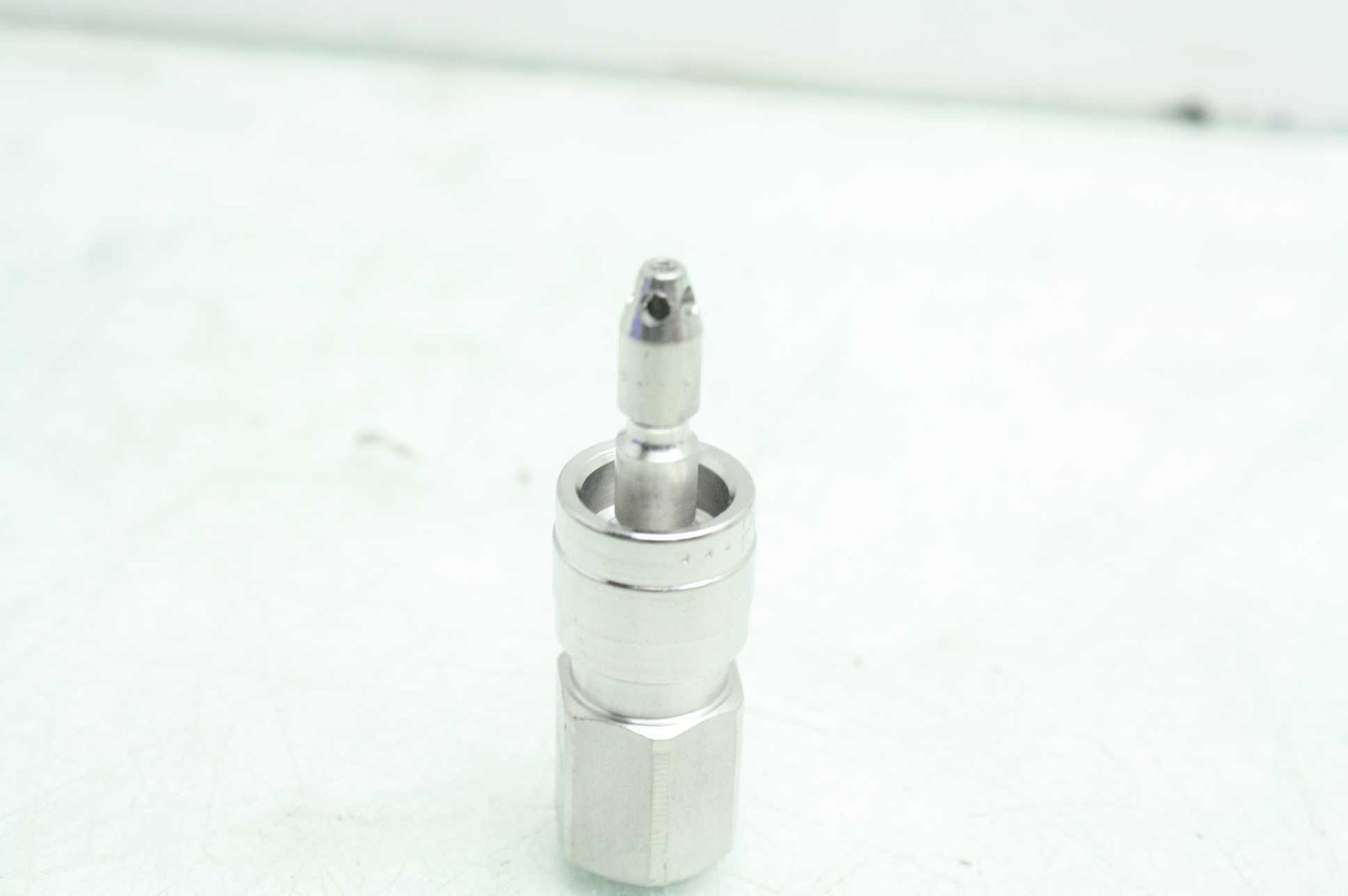 2 New Parker 2F-Q4P-SS Female Quick Coupling Non-Valved Nipple Fittings / 1/8" - New - Image 5