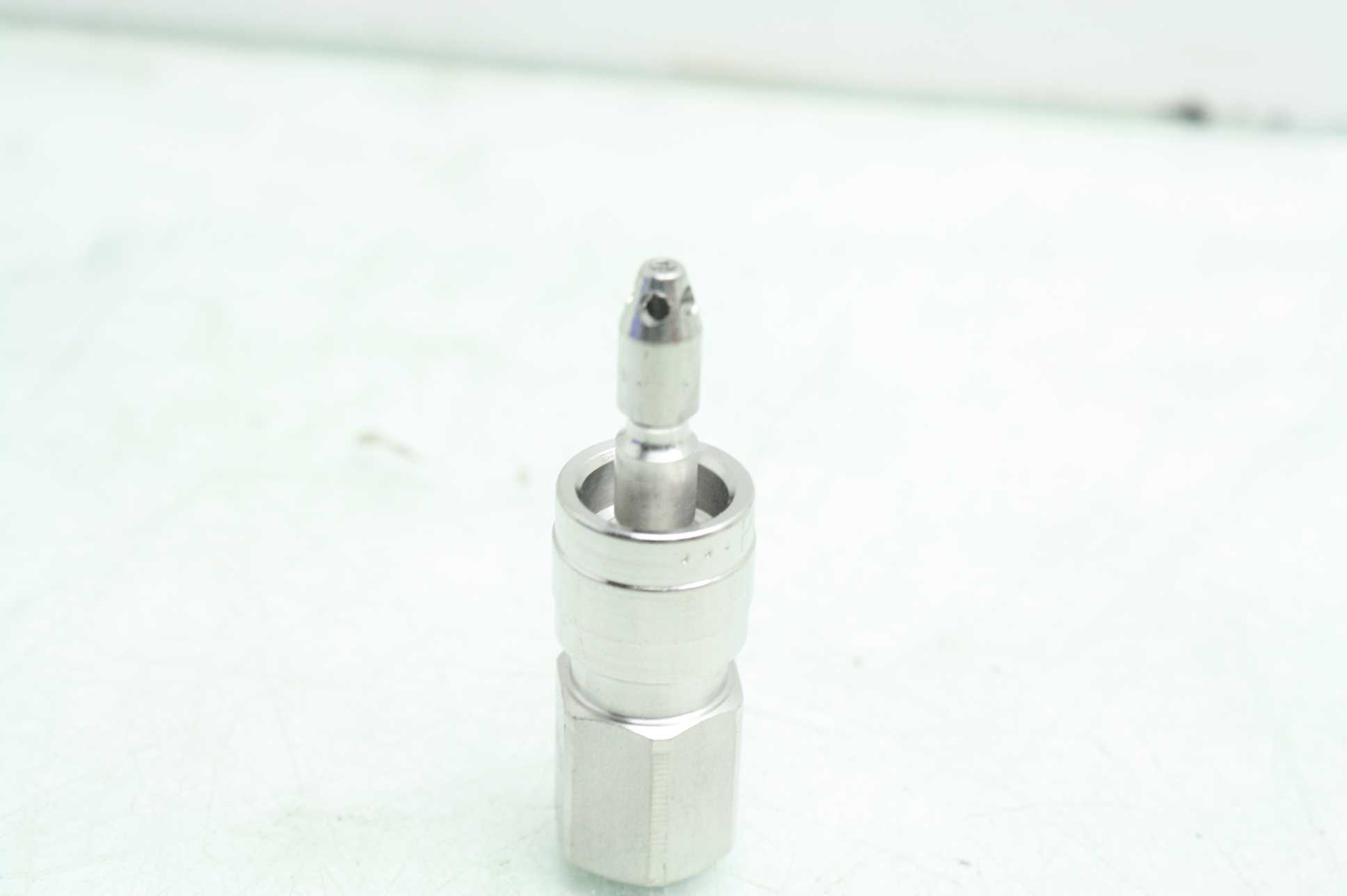 2 New Parker 2F-Q4P-SS Female Quick Coupling Non-Valved Nipple Fittings / 1/8" - New - Image 10