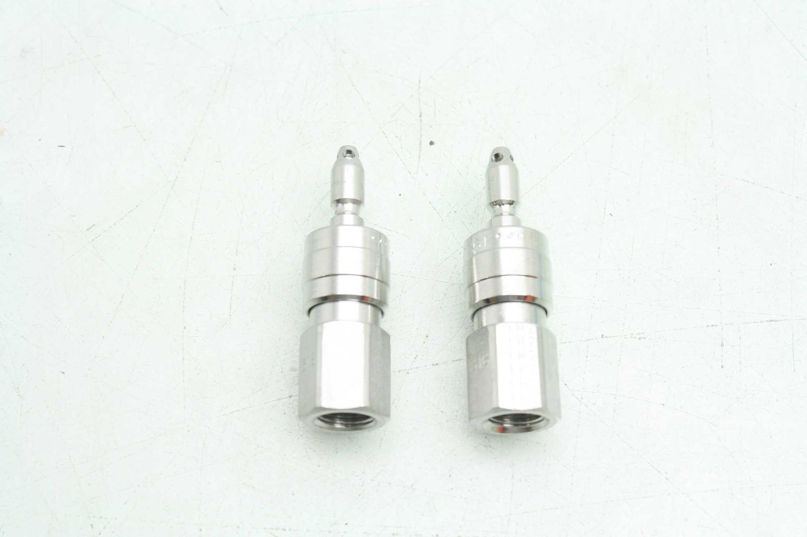 2 New Parker 2F-Q4P-SS Female Quick Coupling Non-Valved Nipple Fittings / 1/8" - New
