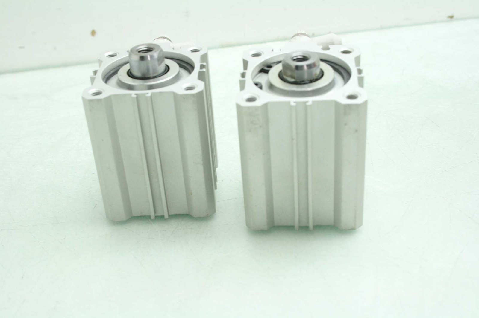 2 SMC CDQ2A40-25DC Compact Pneumatic Cylinders / 40mm Bore x 25mm Stroke - Used - Image 4