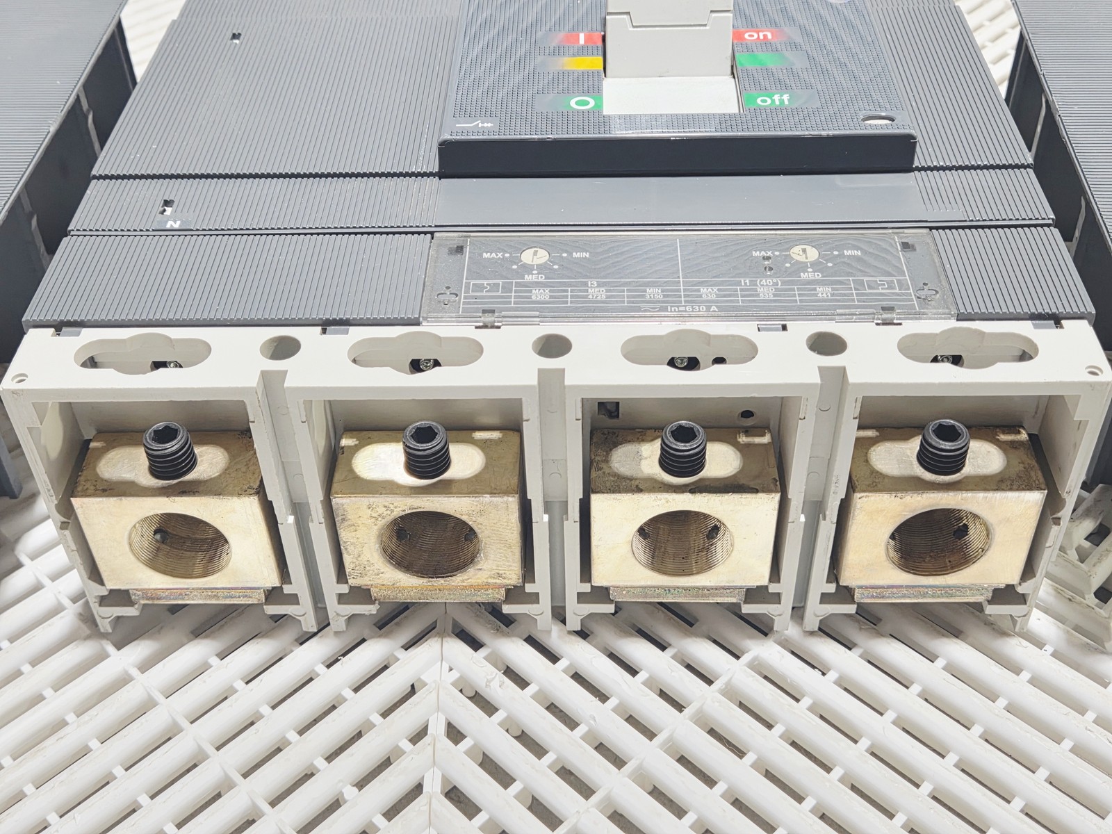 ABB T6L630 Tmax 630A 1000V 4-Pole MCCB Circuit Breaker - Used - Image 9