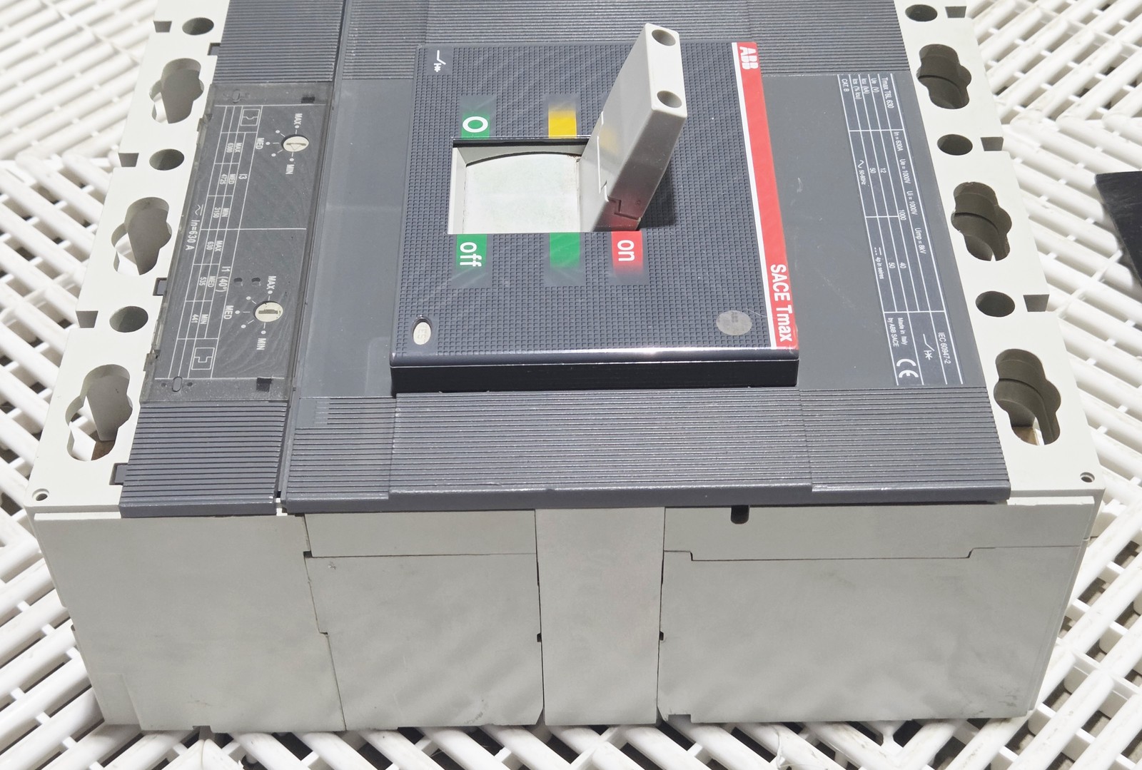 ABB T6L630 Tmax 630A 1000V 4-Pole MCCB Circuit Breaker - Used - Image 10