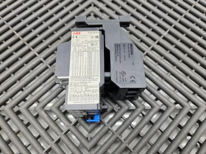 ABB TA25DU Thermal Overload Relay 690 VAC 25 A w/ DB25/25A Mounting Kit - Used - Image 18