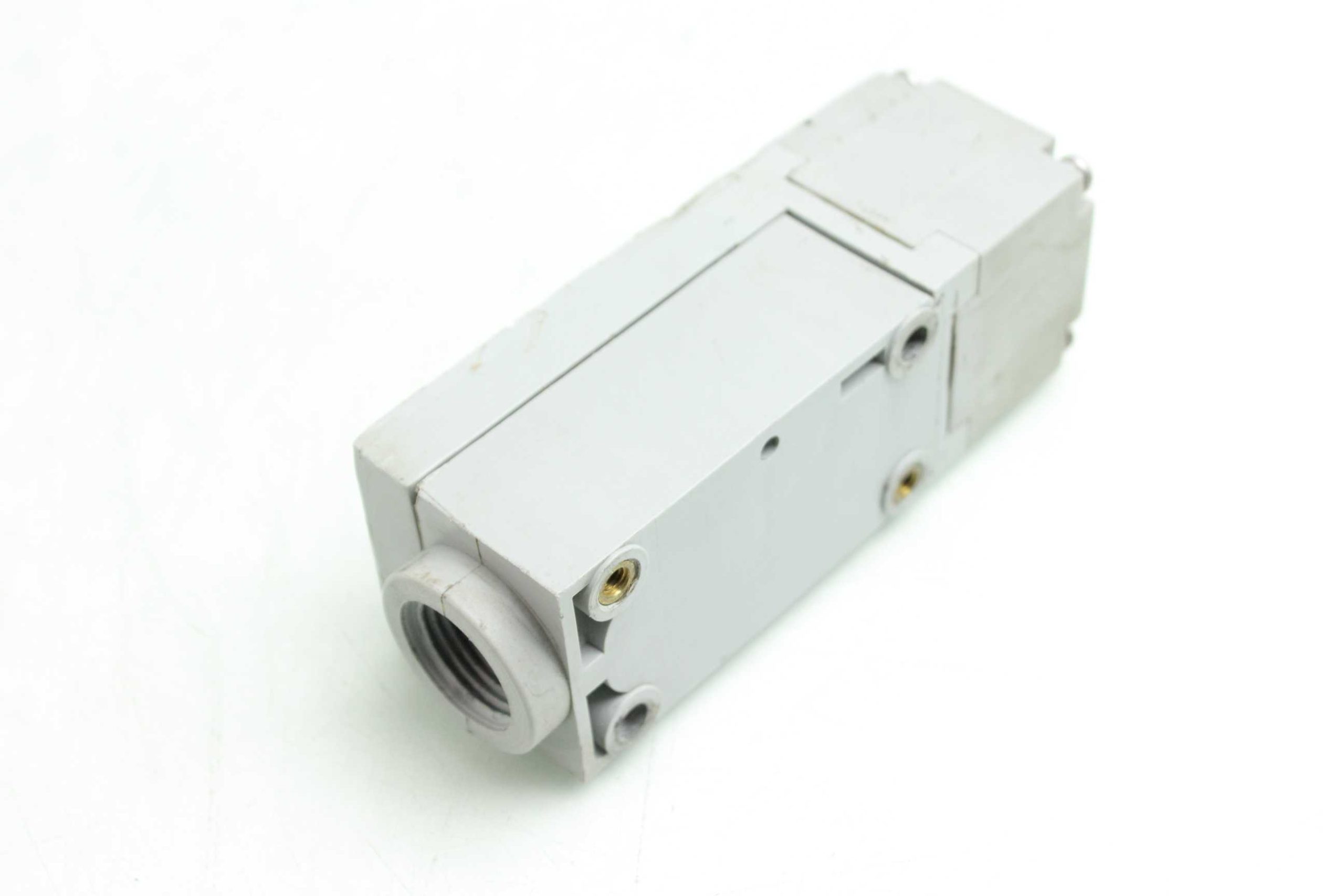 Allen-Bradley 880L-RA1 Photoelectric Retroreflective Photo Switch A Series - Used - Image 12