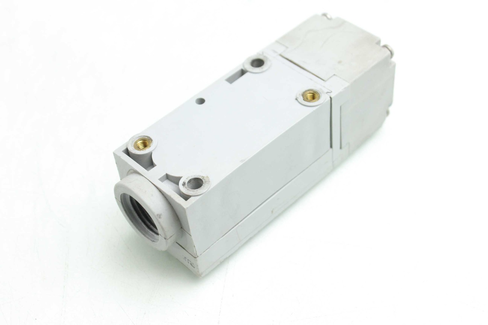 Allen-Bradley 880L-RA1 Photoelectric Retroreflective Photo Switch A Series - Used - Image 3