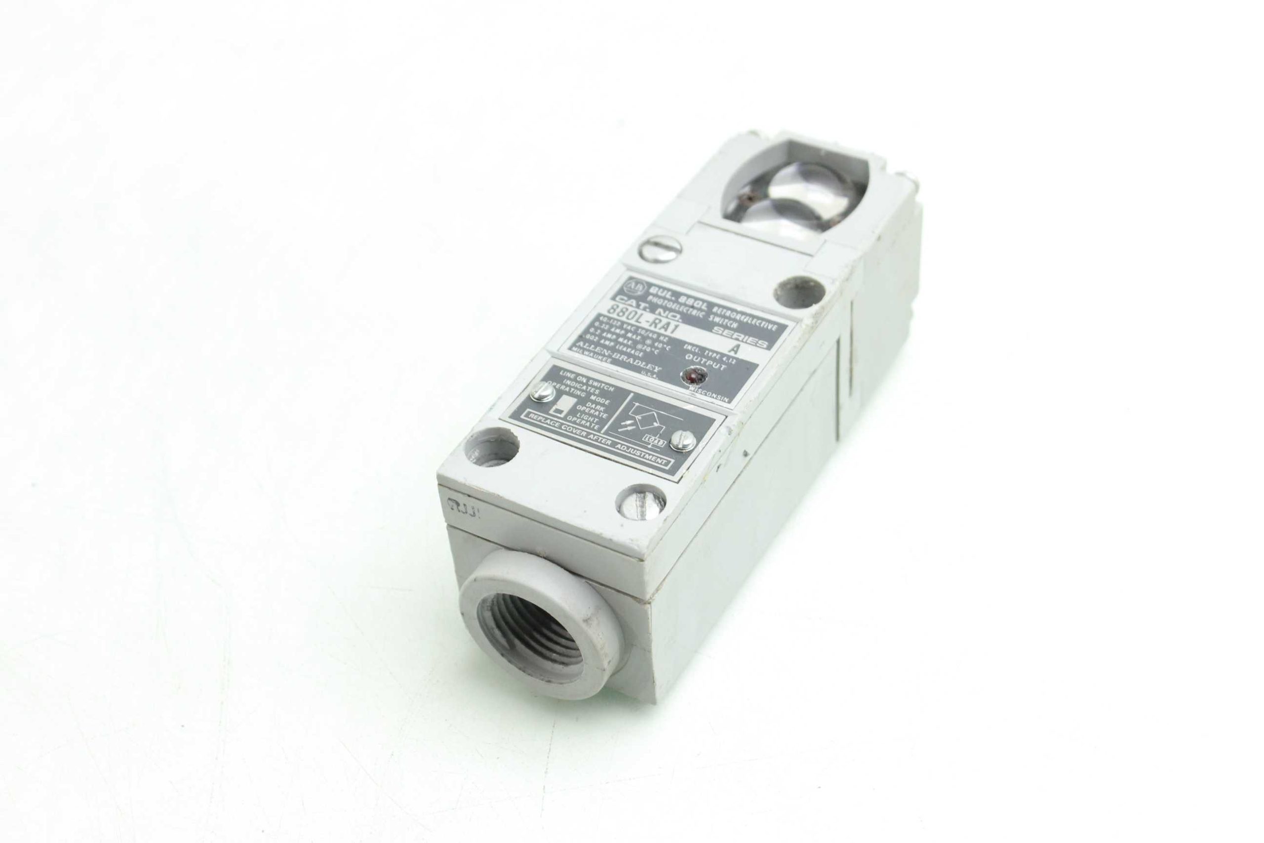 Allen-Bradley 880L-RA1 Photoelectric Retroreflective Photo Switch A Series - Used - Image 8