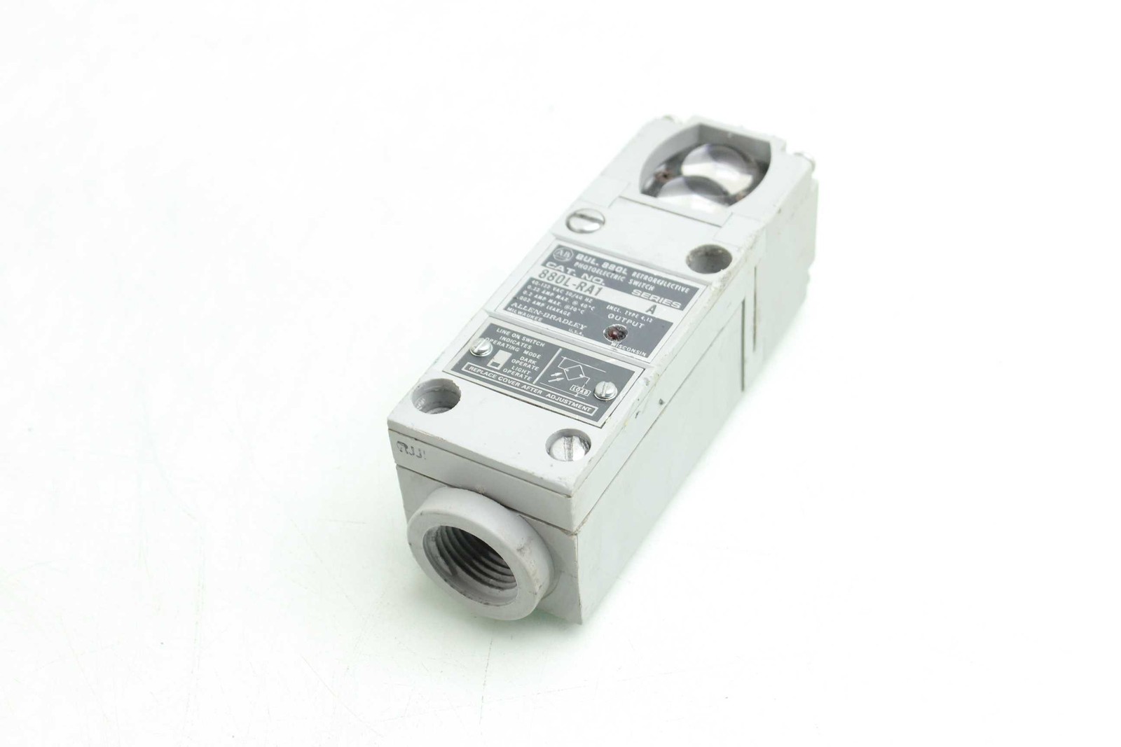 Allen-Bradley 880L-RA1 Photoelectric Retroreflective Photo Switch A Series - Used