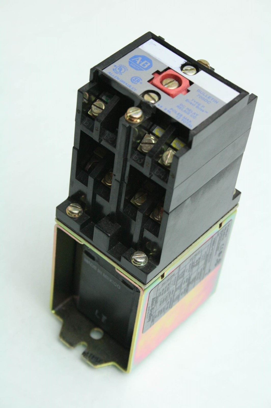 Allen-Bradley Nema Industrial 700DC-P700Z24 DC Relay 24V Coil - Used