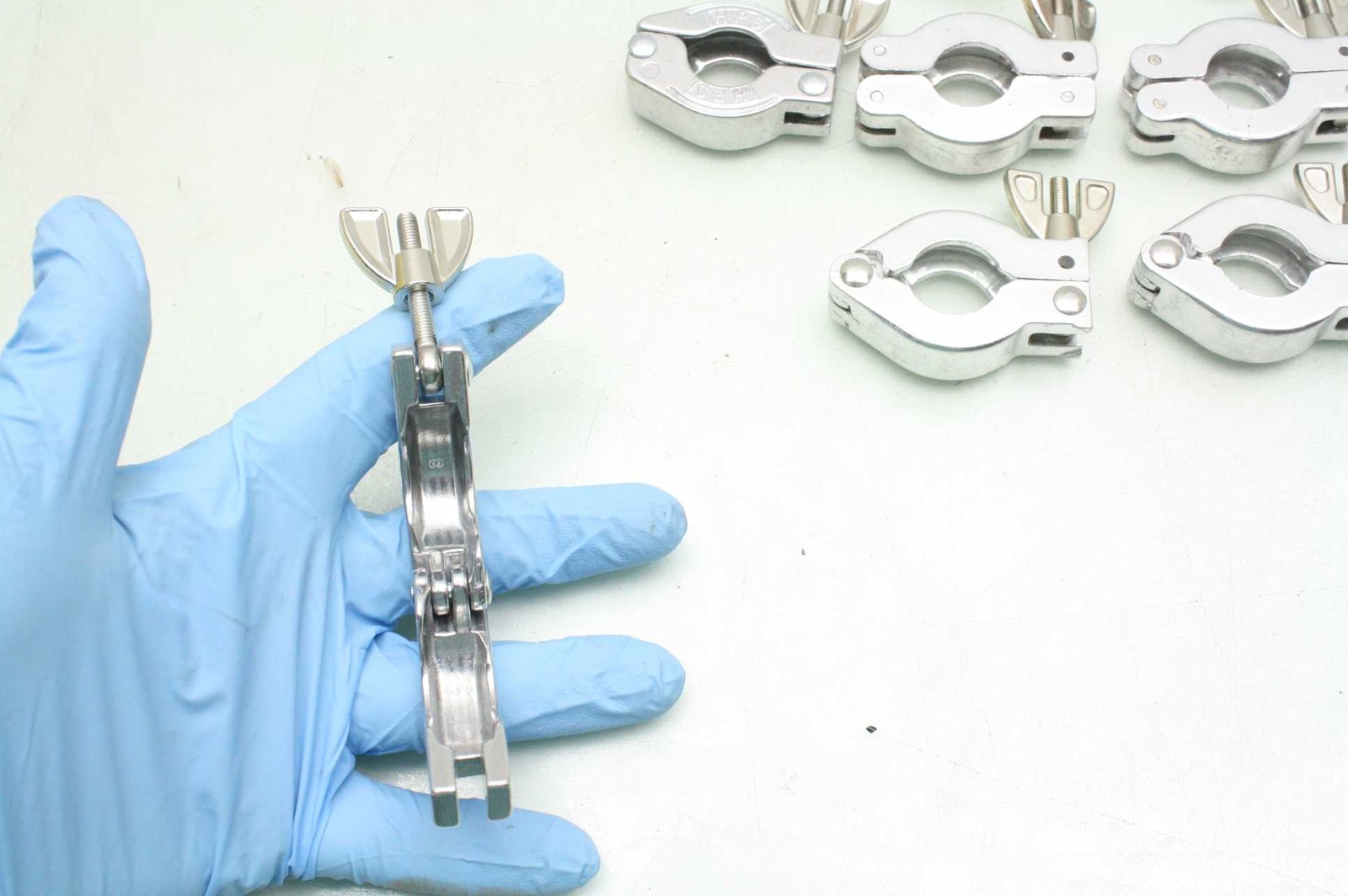 Lot of 20 Aluminum Sanitary Clamps / 1" / C- Clamps - Used - Image 6