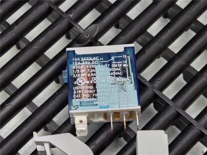 Lot of 8 Allen-Bradley 700-HN221 Relay Socket w/ 700-HK36Z24 Switching Relay - Used - Image 6