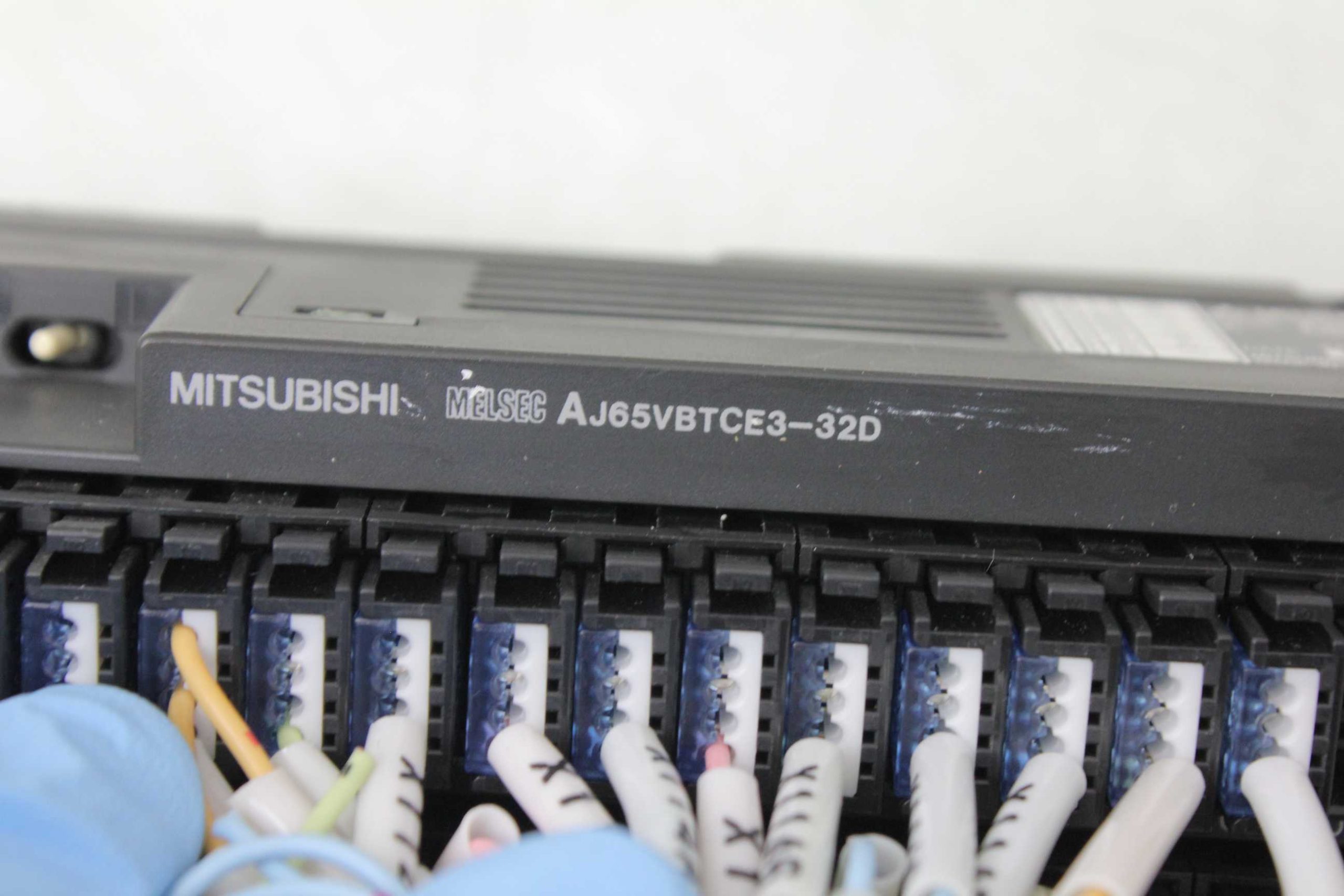 Mitsubishi AJ65VBTCE3-32D CC Link Compact Remote Input Module Sink Input - Used - Image 11