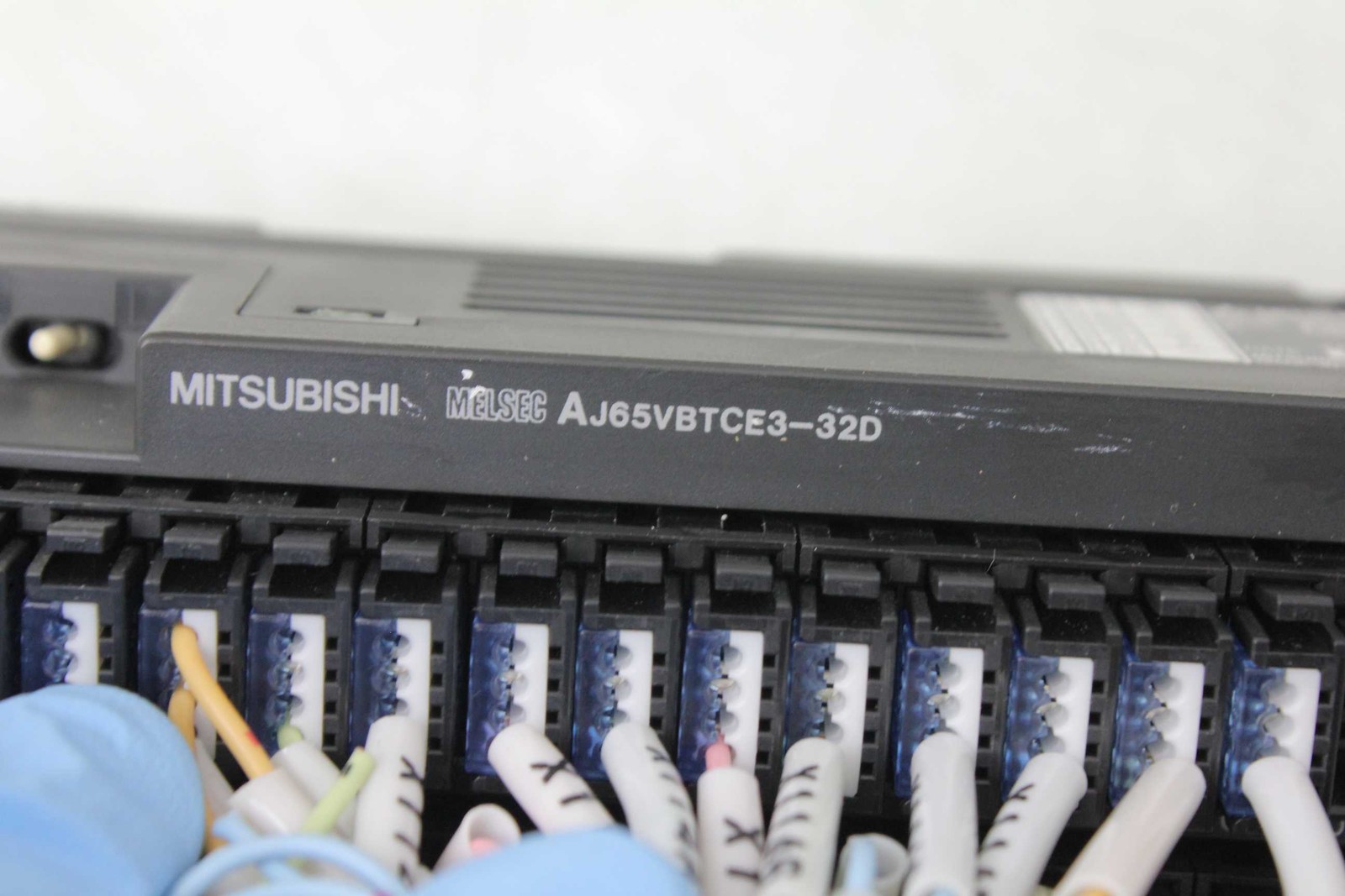 Mitsubishi AJ65VBTCE3-32D CC Link Compact Remote Input Module Sink Input - Used - Image 3