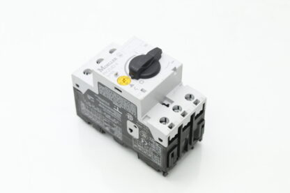 Moeller PKZM0-4 Thermal Magnetic Circuit Breaker 4 Amp w/ NHI11-PKZ0 Aux Contact - Used - Image 10