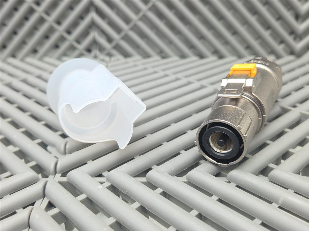 New Amphenol PL18U-301-70 PowerLok Connector - New - Image 11