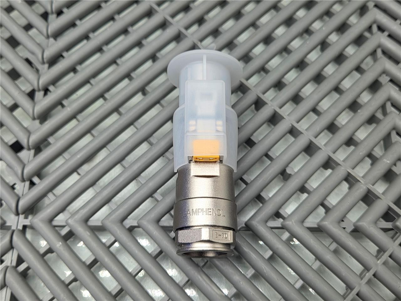 New Amphenol PL18U-301-70 PowerLok Connector - New - Image 6