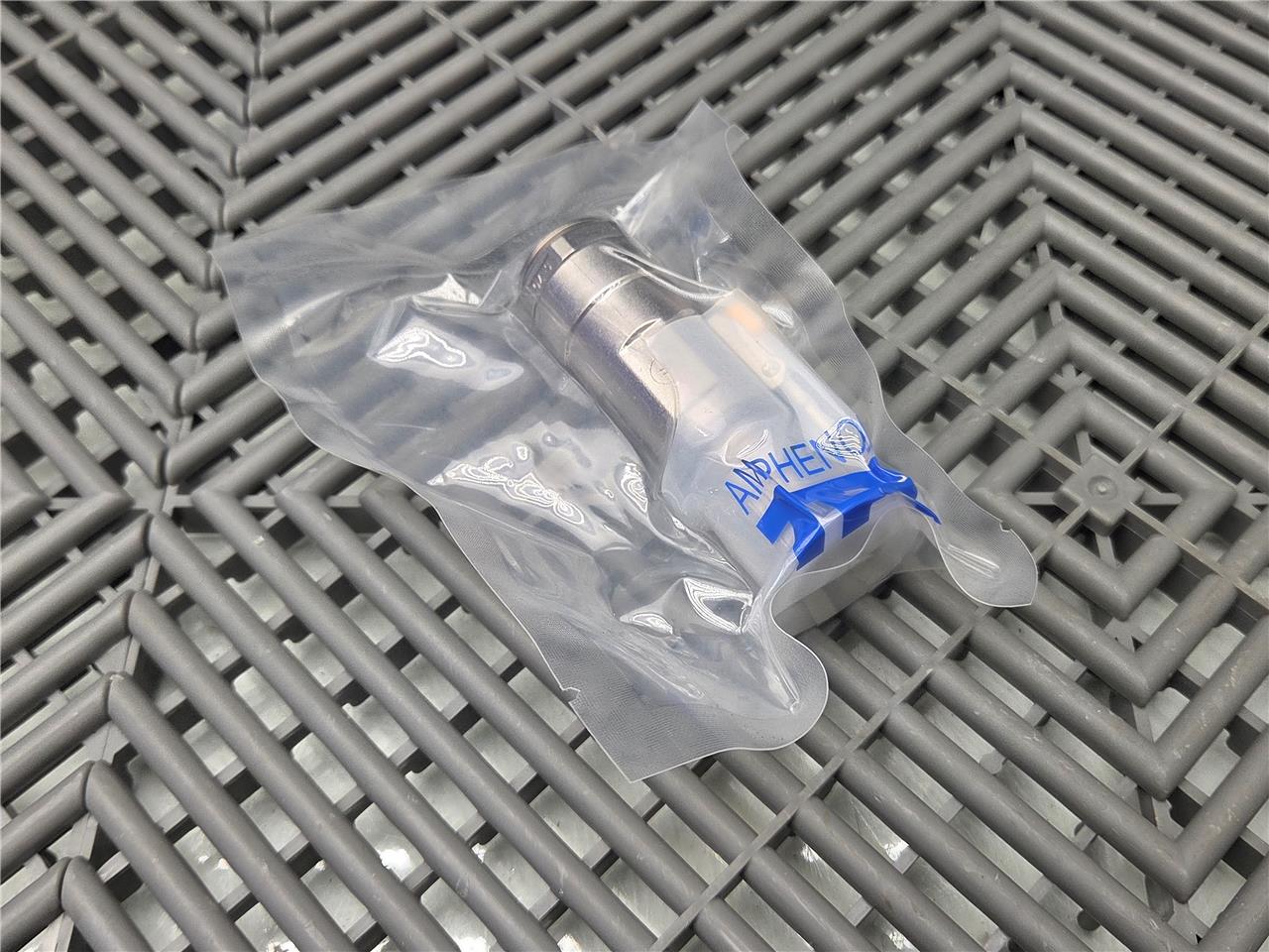 New Amphenol PL18U-301-70 PowerLok Connector - New - Image 9