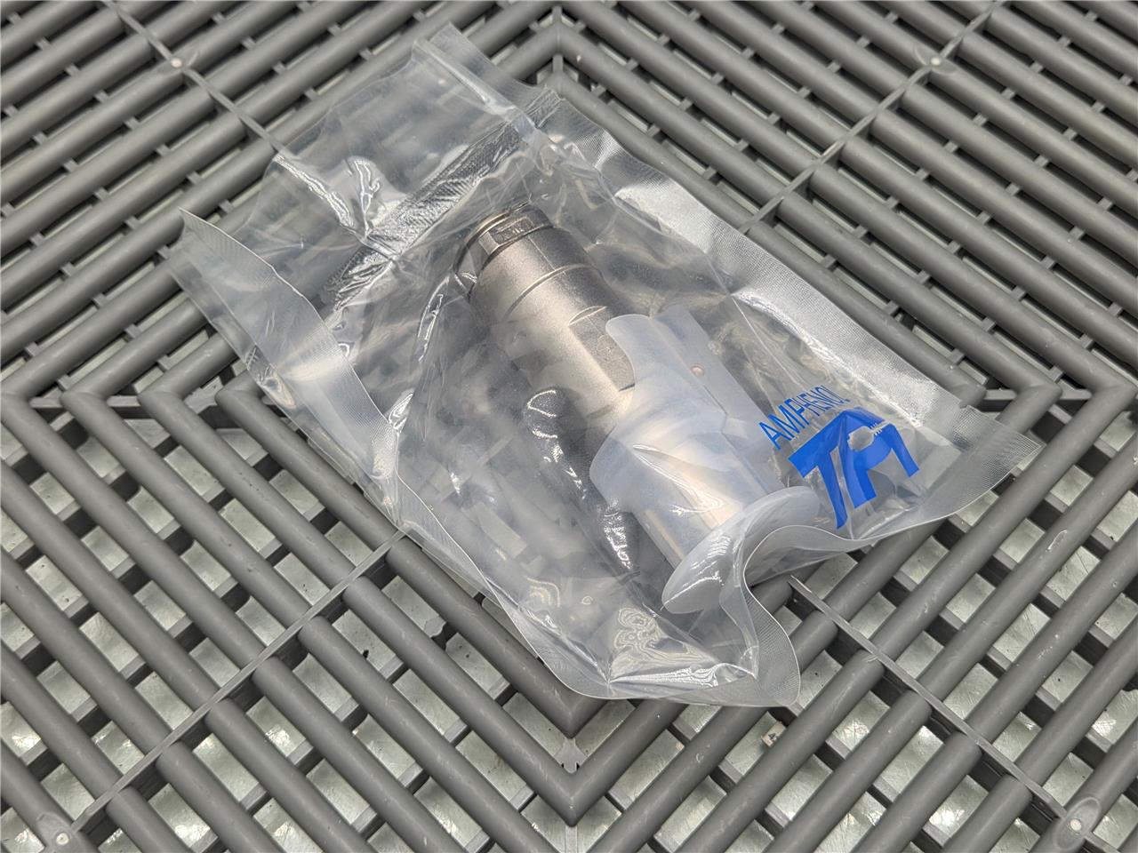 New Amphenol PL18Y-301-50 PowerLok Connector - New - Image 9