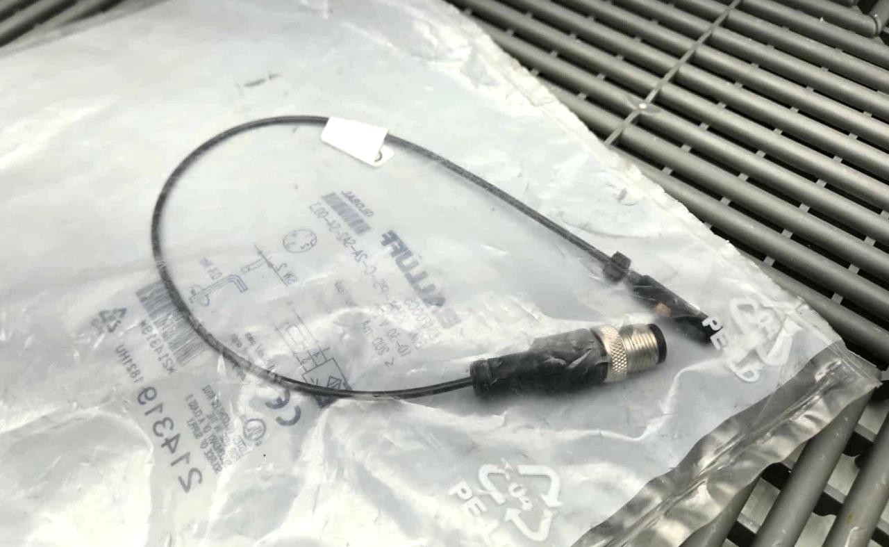 New Balluff BMF00C5 Magnetic Field Sensor T-Slot PNP N/O, M12 - New - Image 5