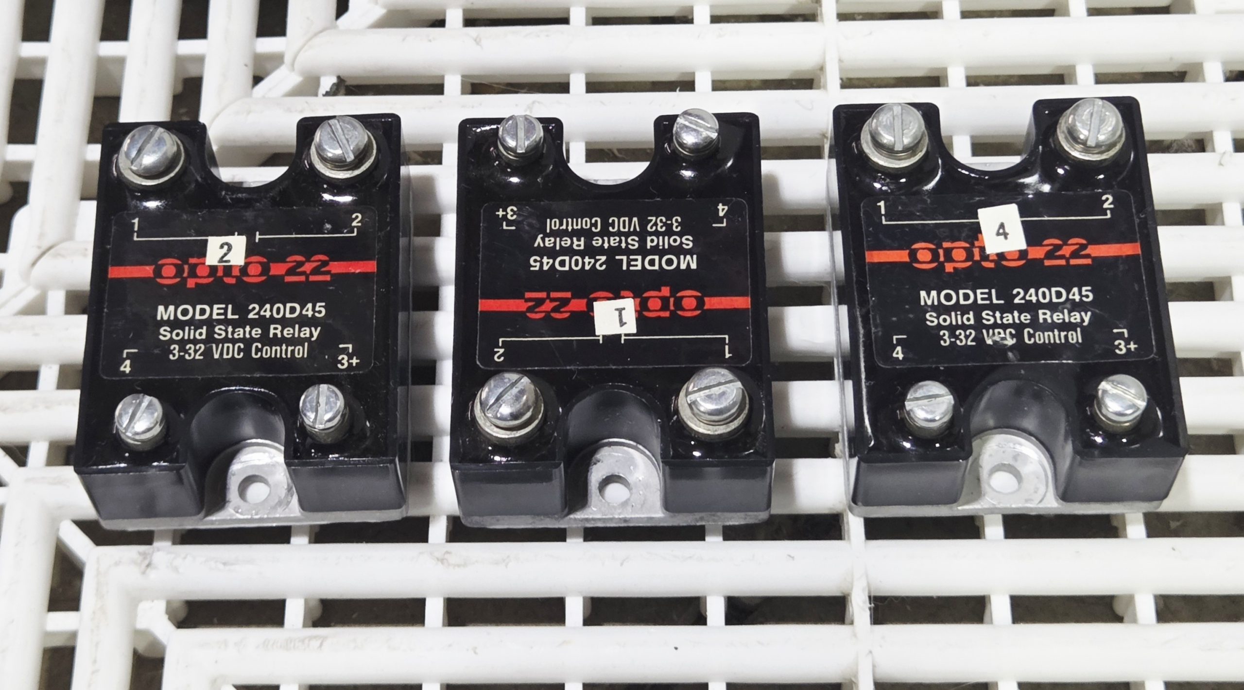 Opto 22 240D10 240D45 Solid State Relay Used Lot of 10 - Used - Image 13
