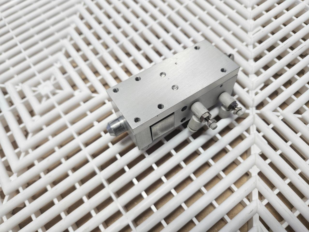 SMC CDU20-15D Pneumatic Cylinder Double Acting Single Rod 15mm Stroke - Used - Image 12