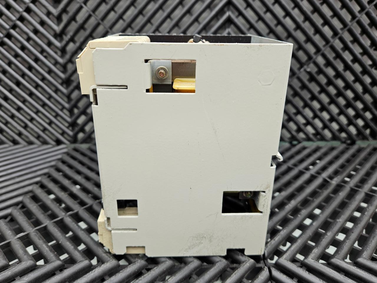 Siemens 4FC8154-0LA00-1E Power Supply Primary:115-230 VAC, Secondary: 15VDC - Used - Image 11