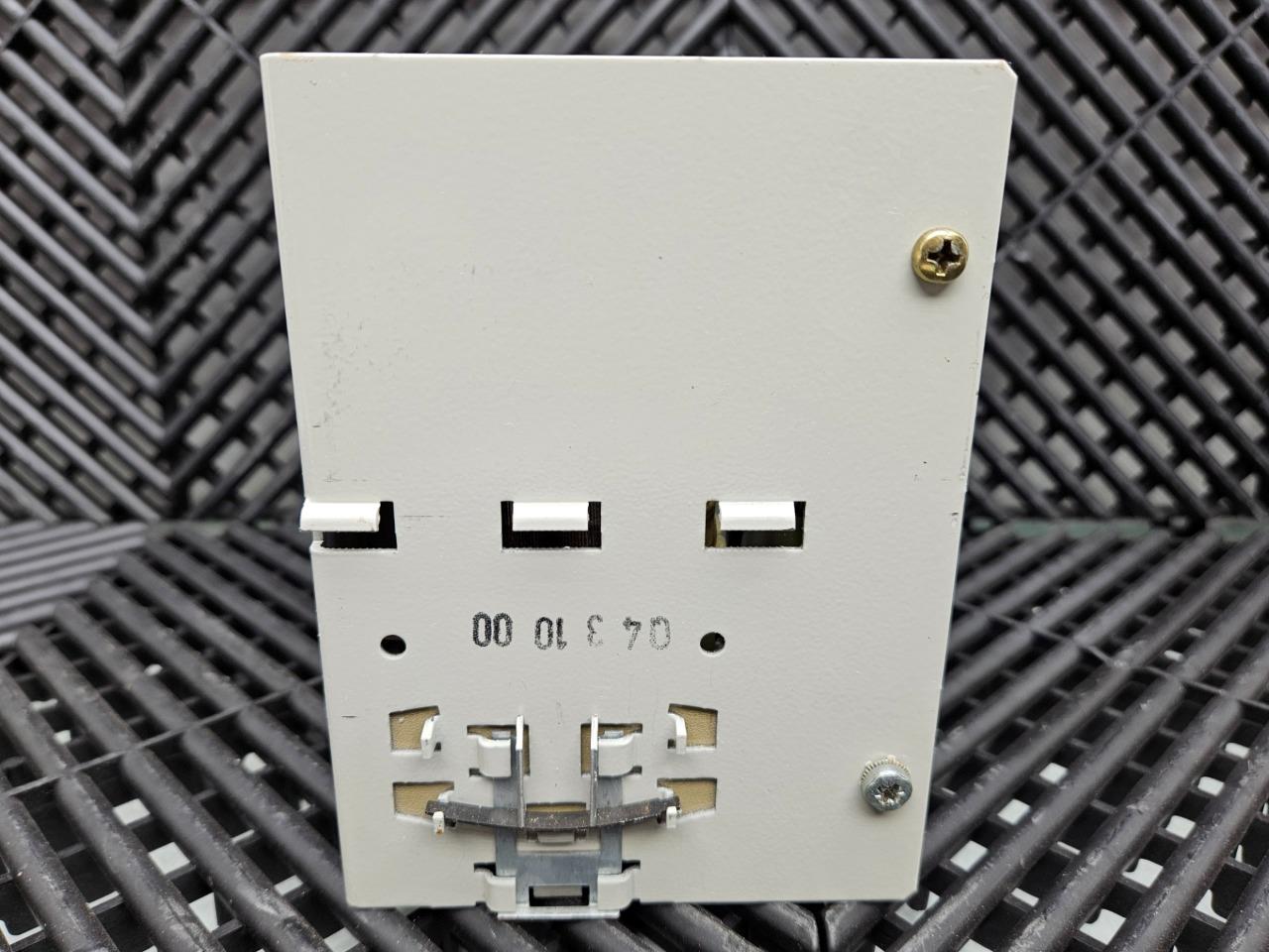 Siemens 4FC8154-0LA00-1E Power Supply Primary:115-230 VAC, Secondary: 15VDC - Used - Image 12