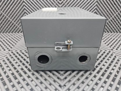 Westinghouse B200 Motor Starter 460 / 575V AC, 2 HP w/ B200 Enclosure - Used - Image 4