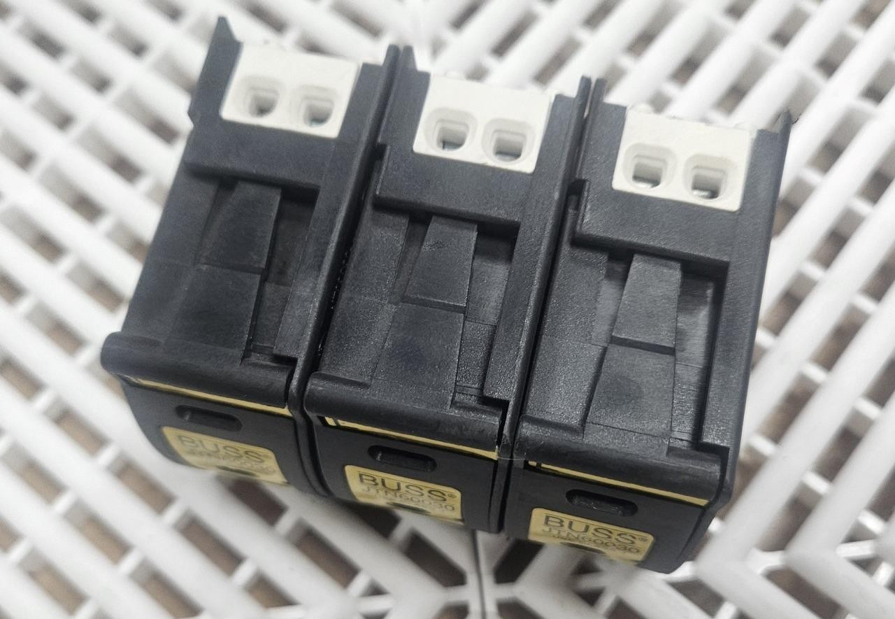 3 New Buss JTN60030 Fuse Holder 30A / 600V Fuses LPJ-10SP - Used - Image 4