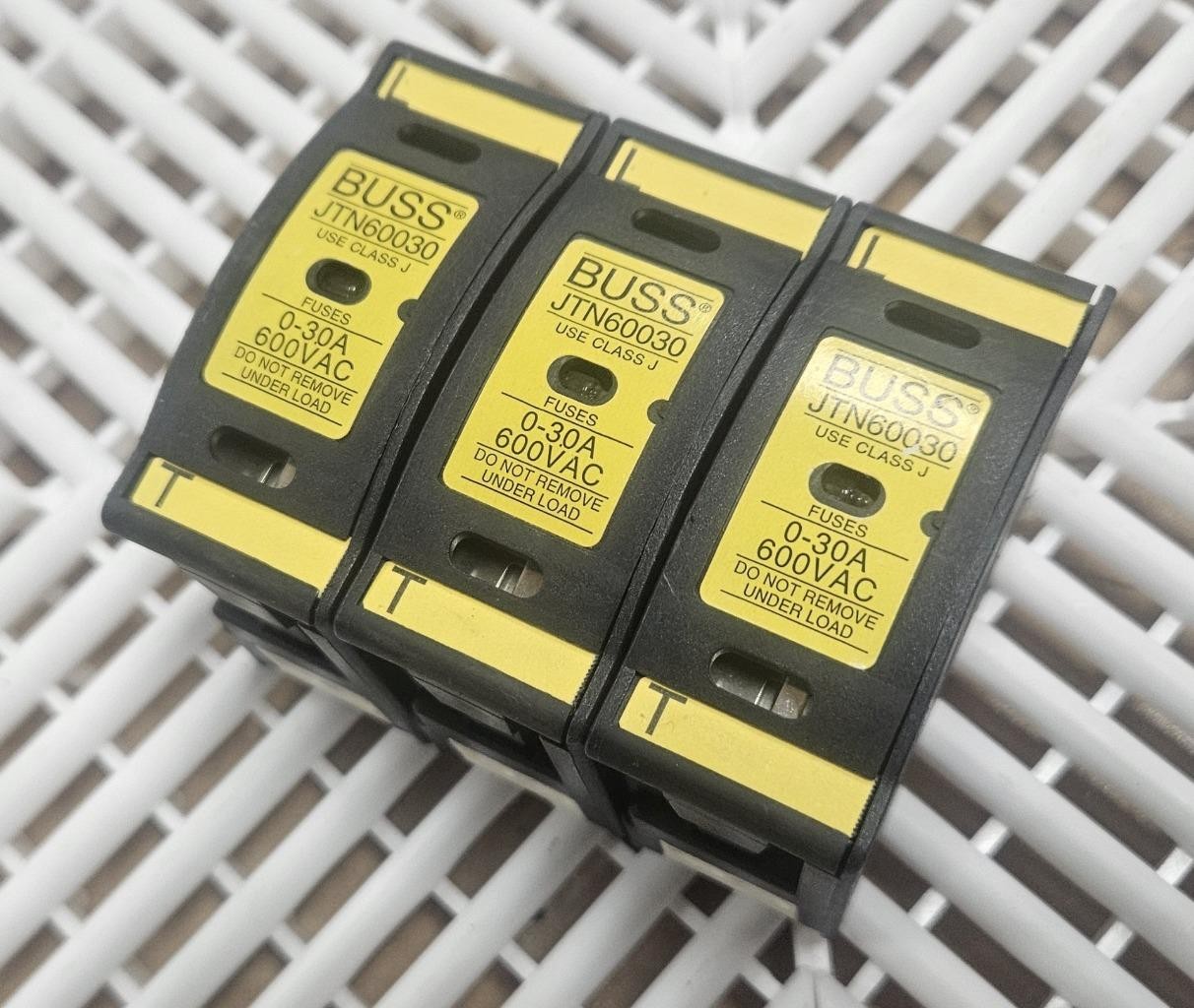 3 New Buss JTN60030 Fuse Holder 30A / 600V Fuses LPJ-10SP - Used - Image 6