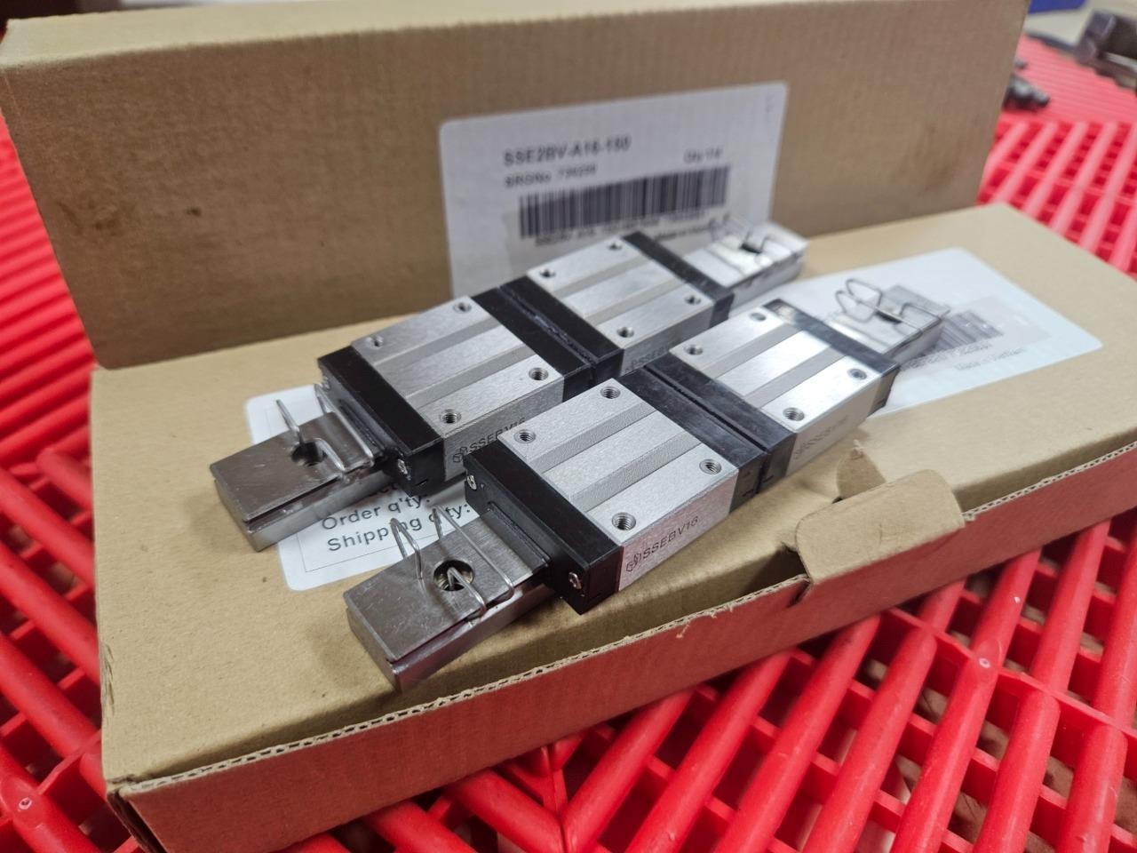 (4) New Misumi SSE2BV-A16-150 Linear Guide Blocks 150mm Rails - New