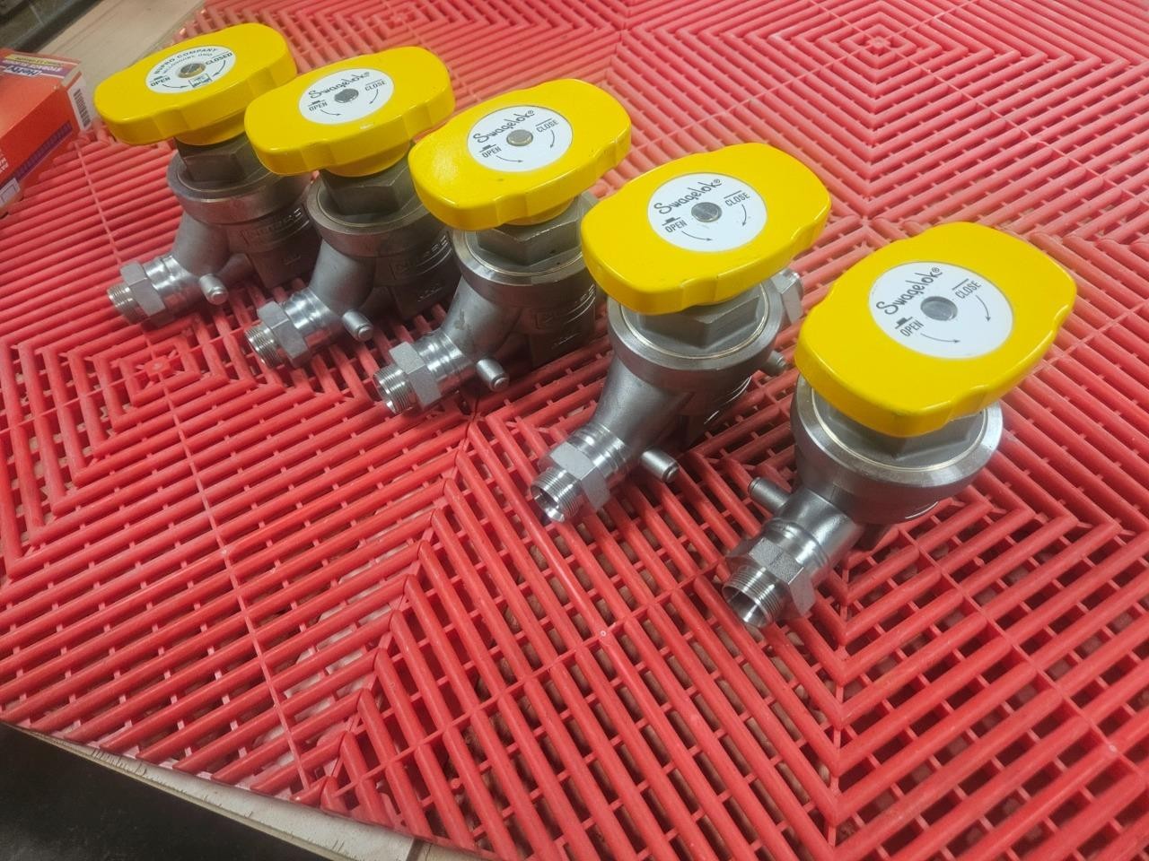 5 Swagelok 6L-LD16-AAXX-YW High Flow 3/4" Diaphragm Valve 300 PSI / 316SS - Used