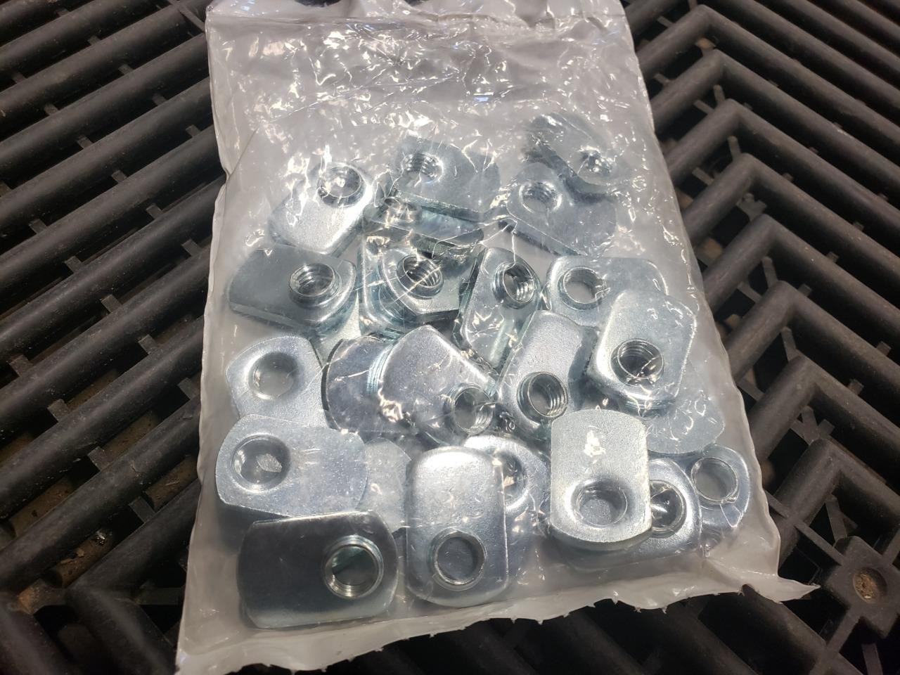 80/20 Inc. 3838 Economy Slide In T-Nut M8 Zinc - Lot of 25 - New - Image 3