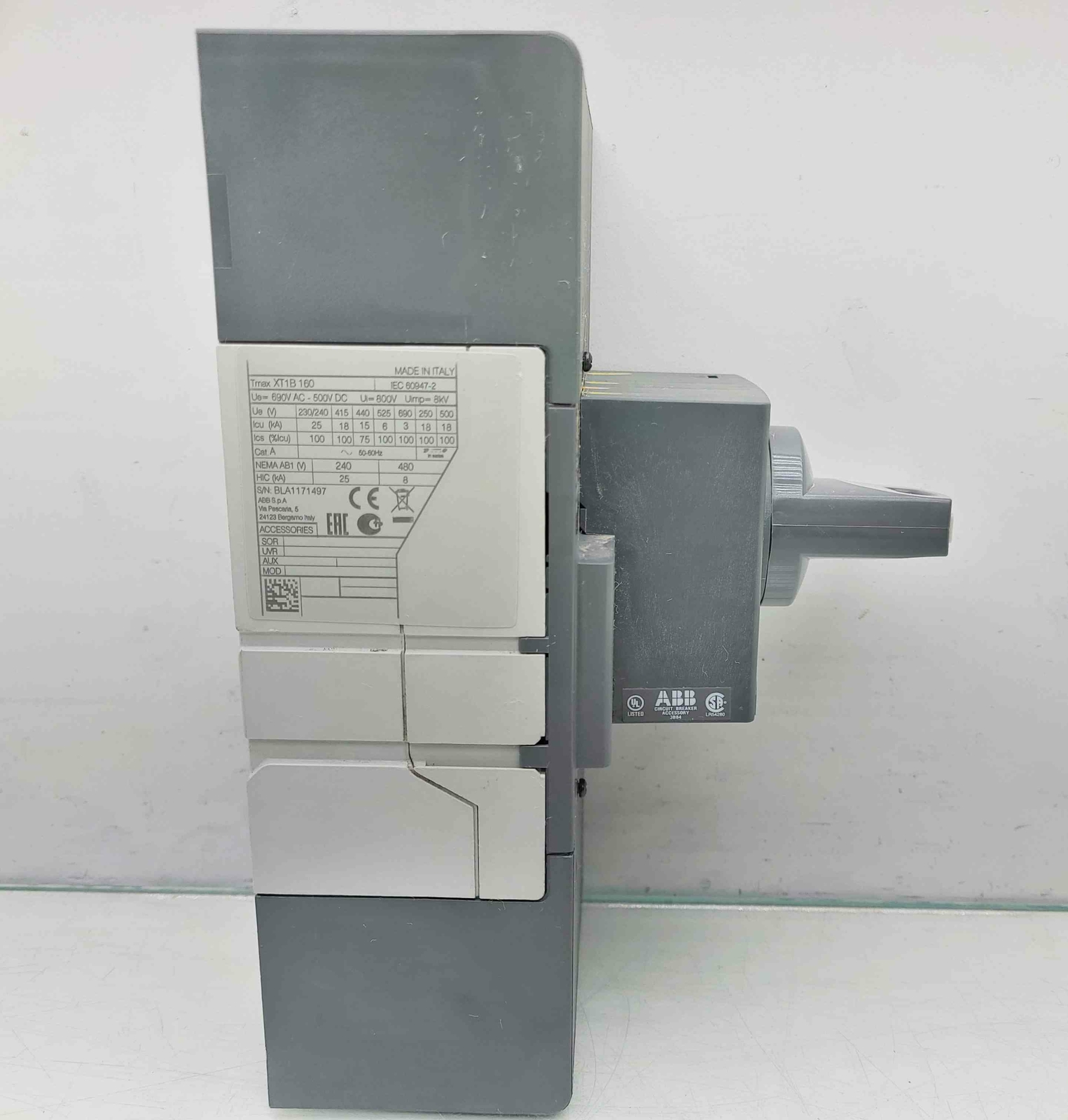 ABB SACE Tmax XT1B 160 690VAC-500VDC Four-Pole Circuit Breaker - Used - Image 3