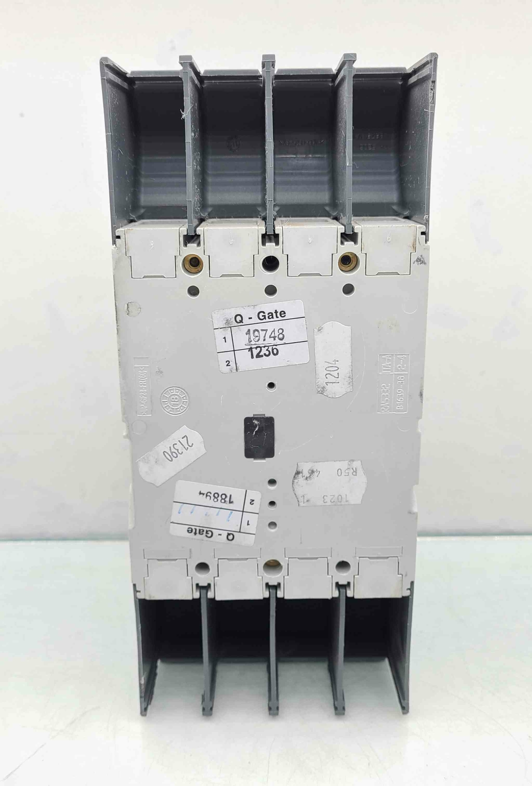 ABB SACE Tmax XT1B 160 690VAC-500VDC Four-Pole Circuit Breaker - Used - Image 5