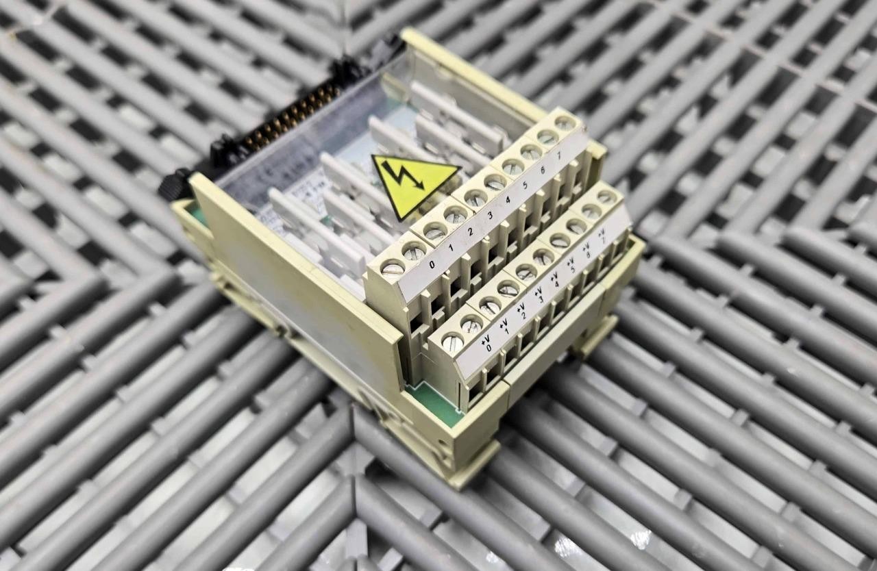 Allen-Bradley 1492-IFM20F-FS120-2 Ser A Fusible Digital Interface - Used - Image 4