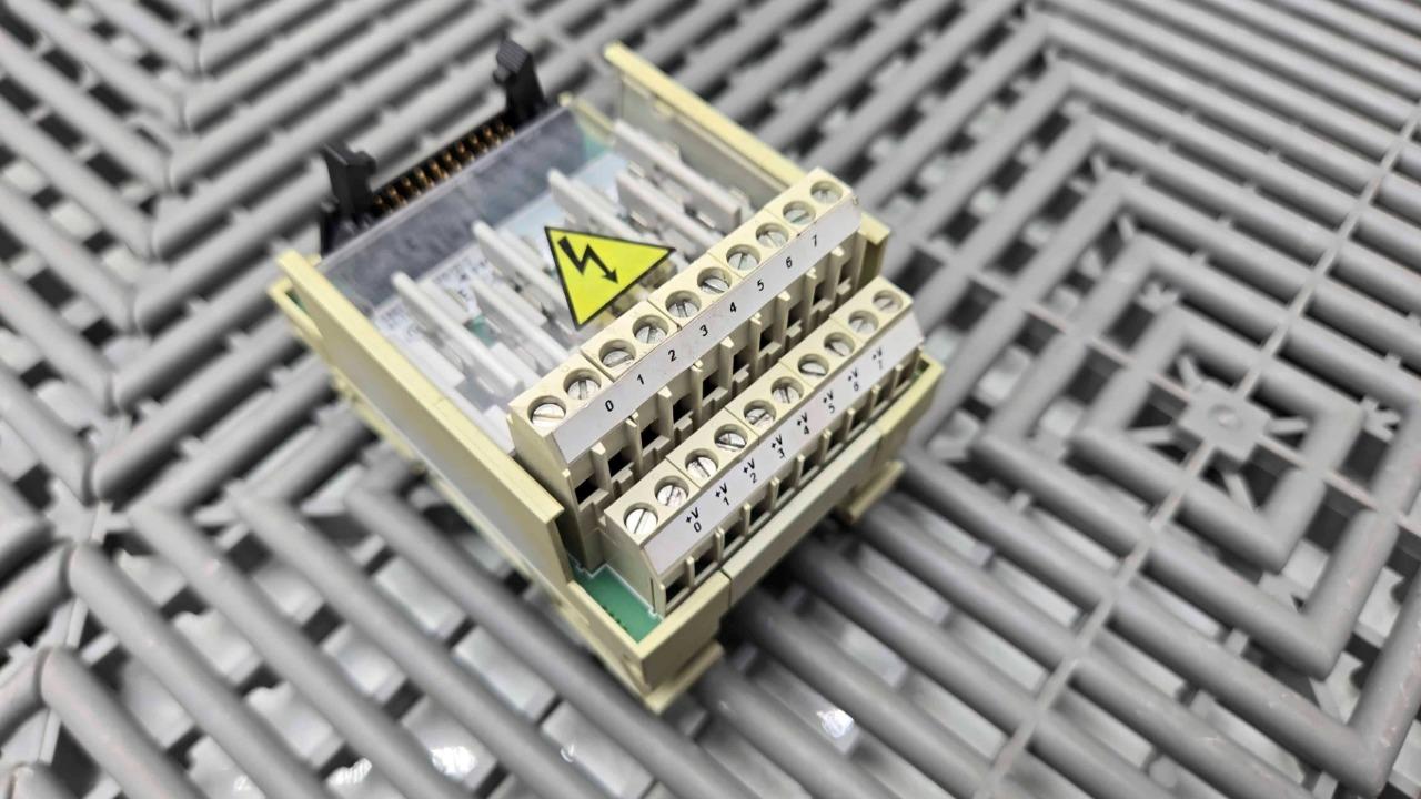 Allen-Bradley 1492-IFM20F-FS120-2 Ser A Fusible Digital Interface - Used - Image 6