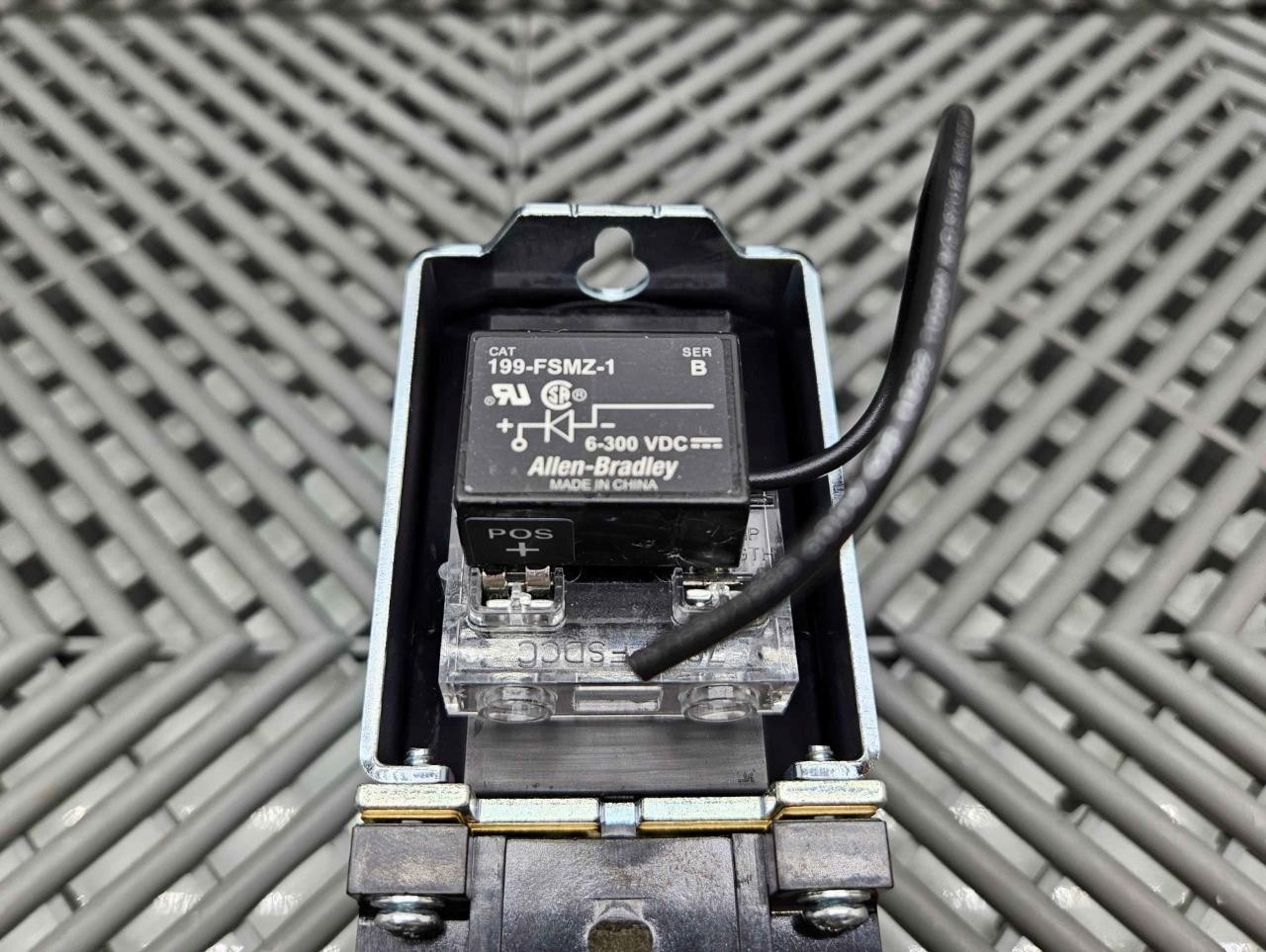 Allen Bradley 700DC-P600Z24 DC Contactor 24V DC Coil Relay Surge Suppressor - Used - Image 9