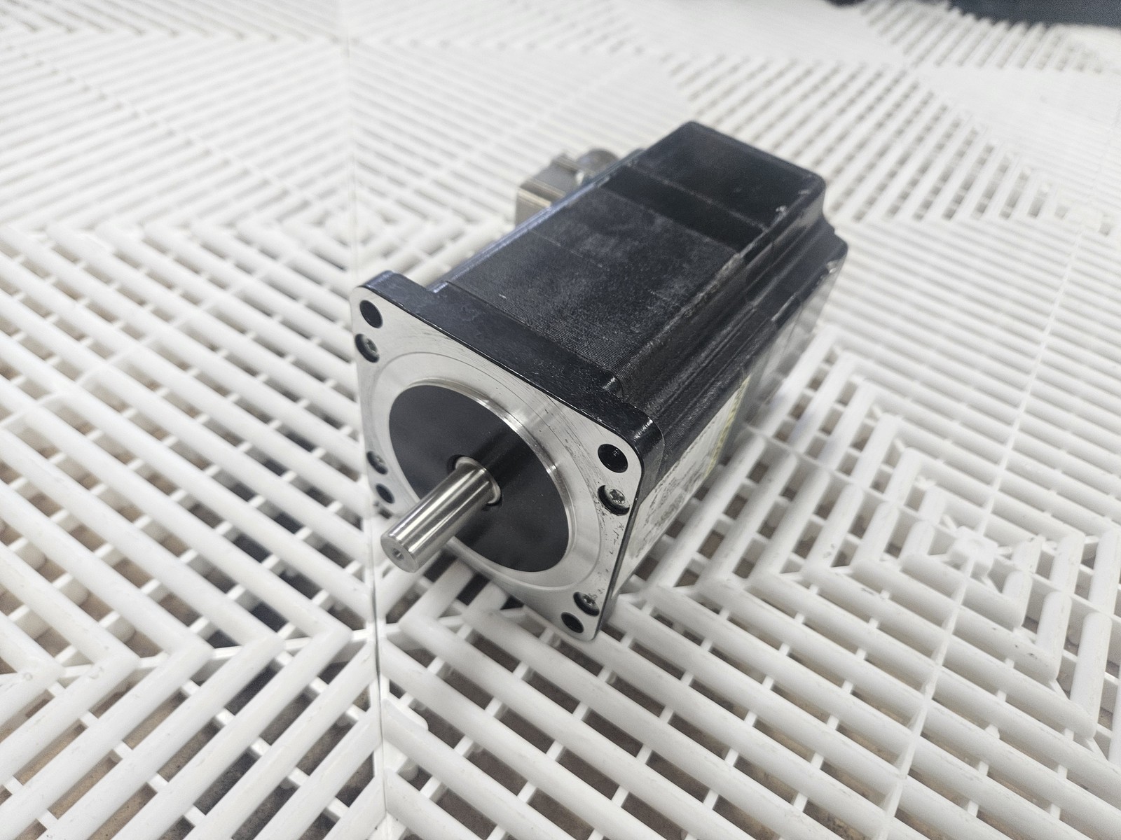 Berger Lahr VRDM3910/50LWCOO 4 Nm 230VAC Stepper Motor - Used - Image 3