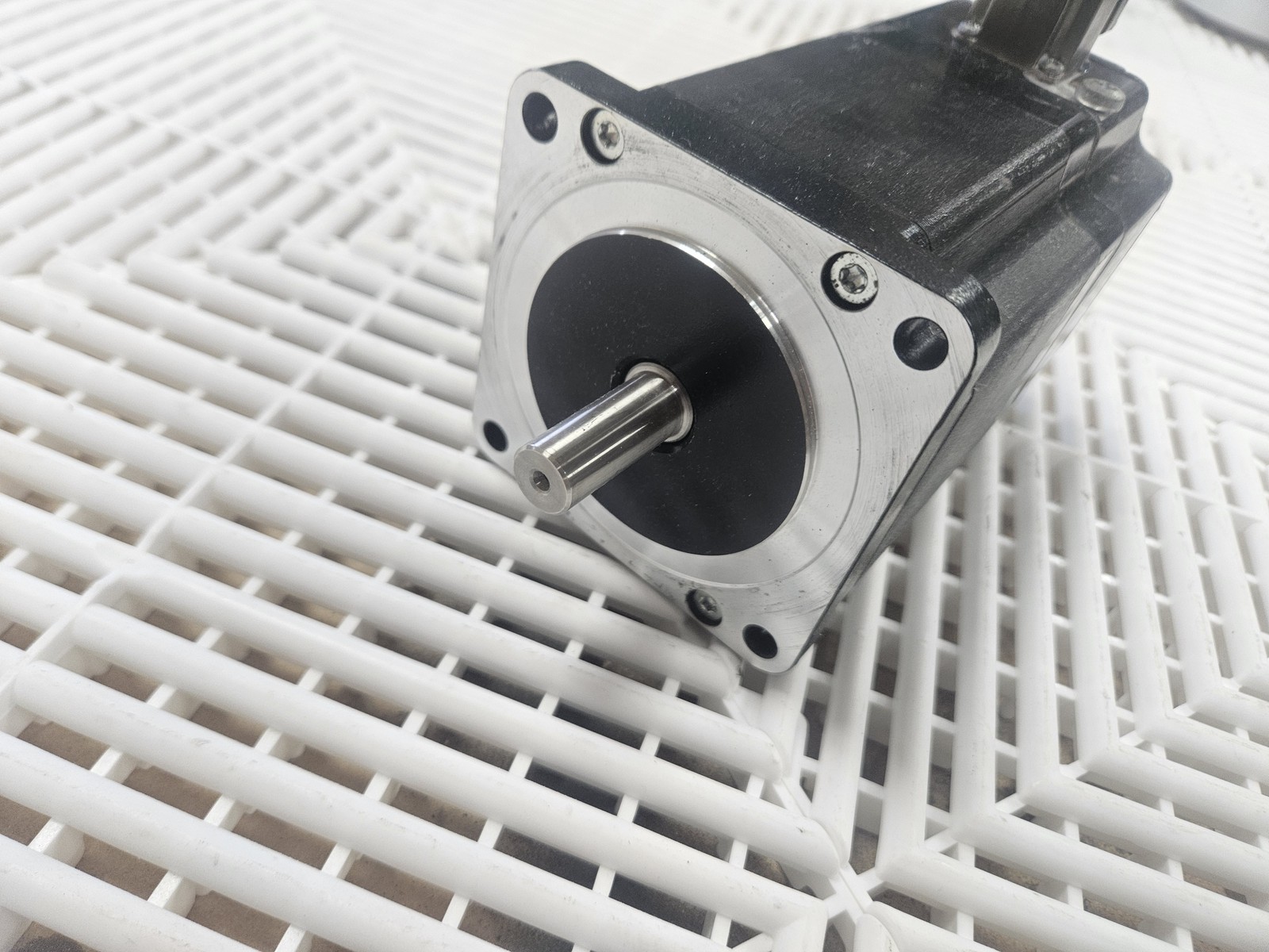 Berger Lahr VRDM3910/50LWCOO 4 Nm 230VAC Stepper Motor - Used - Image 5