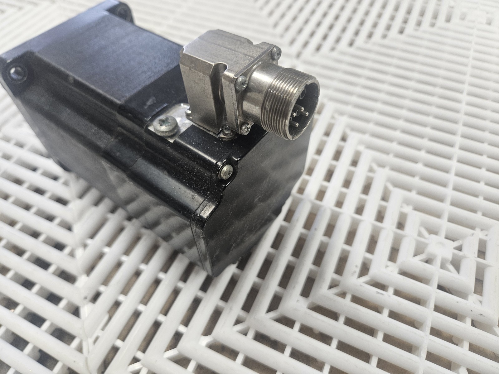 Berger Lahr VRDM3910/50LWCOO 4 Nm 230VAC Stepper Motor - Used - Image 7