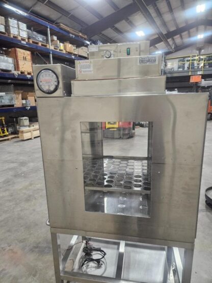 CRI Stainless HEPA Filter Cleanroom Sterile Mobile Cabinet SAM-18x18-SS-NCR - Used - Image 4