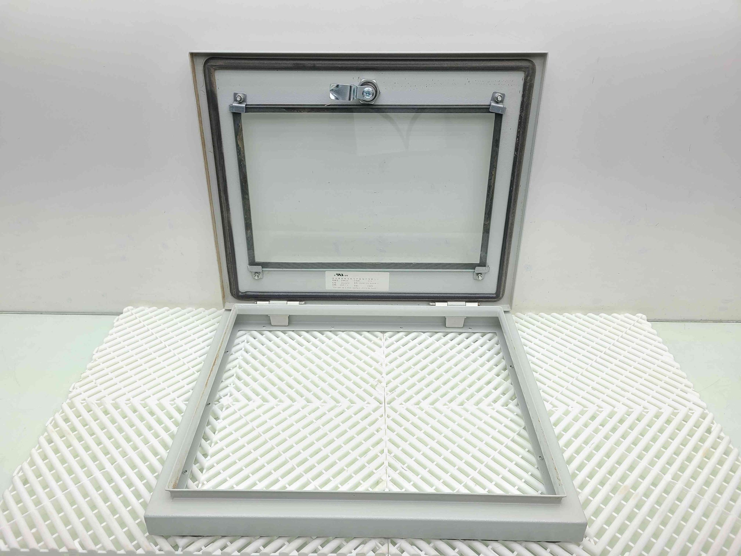 Cangzhou Huibang E488226 Lockable Transparent Window - Used - Image 11
