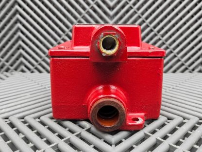 Chemetron Cardox 10170065 Pressure Switch, 30A, 250V, 150-1000psi - Used - Image 6