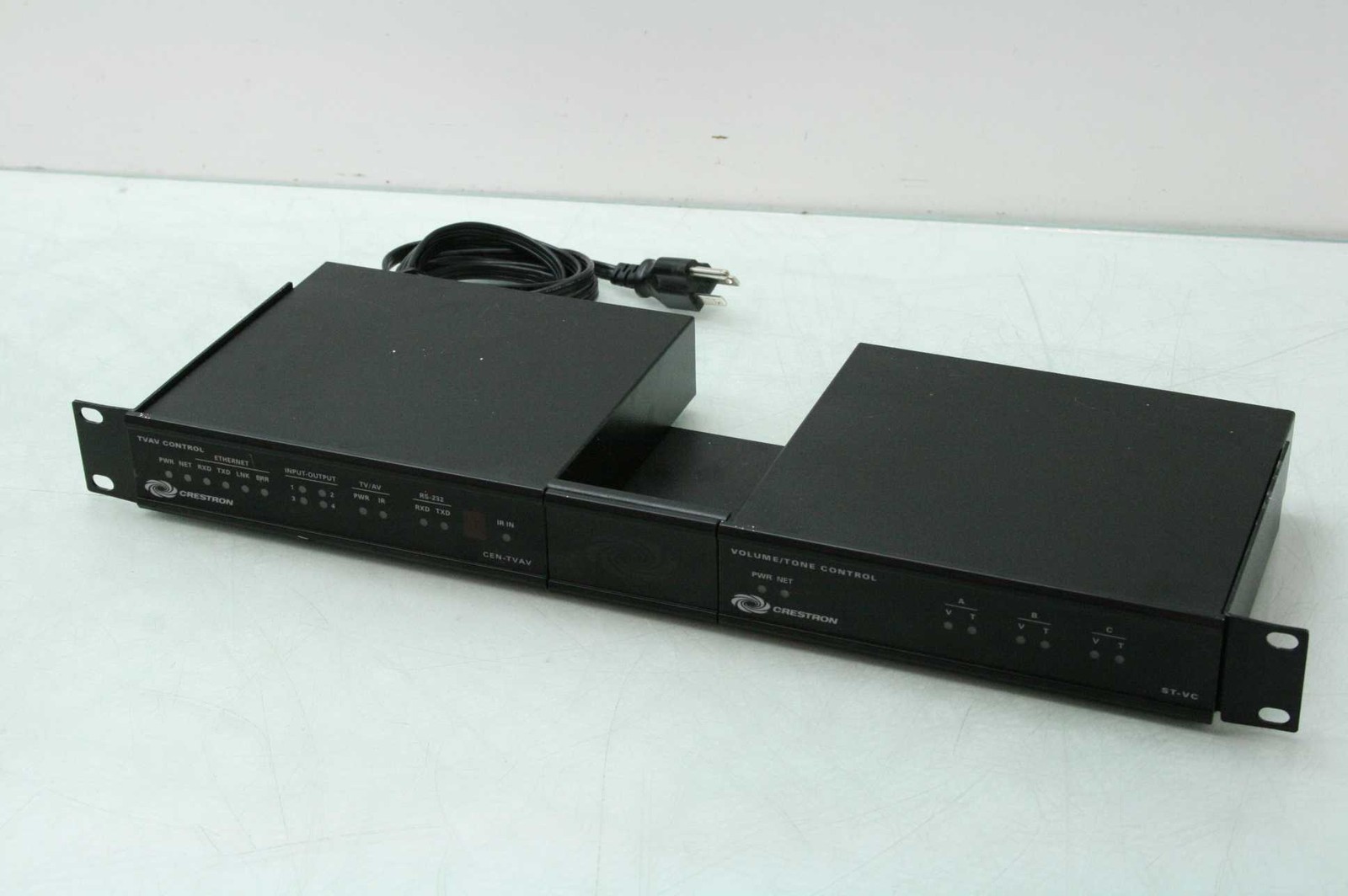 Crestron CEN-TVAV Control Module with ST-VC Volume Control on Module Rack Mount - Used