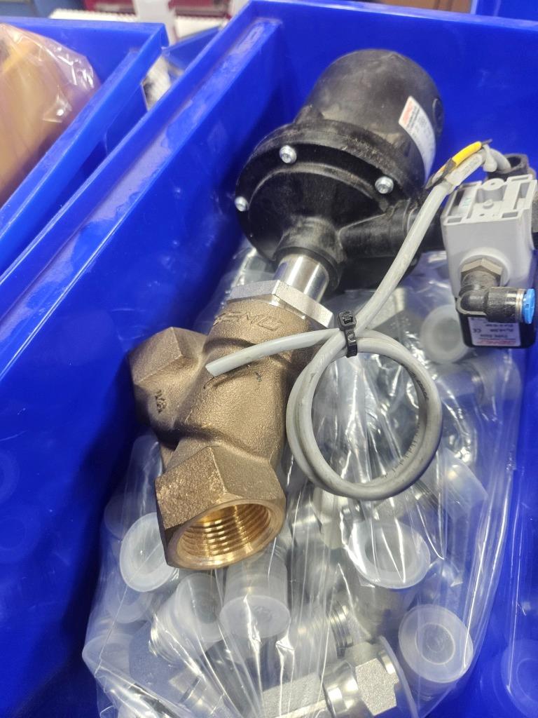 Gemu 554-25D-1-9-51-1 Pneumatic Angle Seat Globe Valve 1" Brass - Used - Image 18