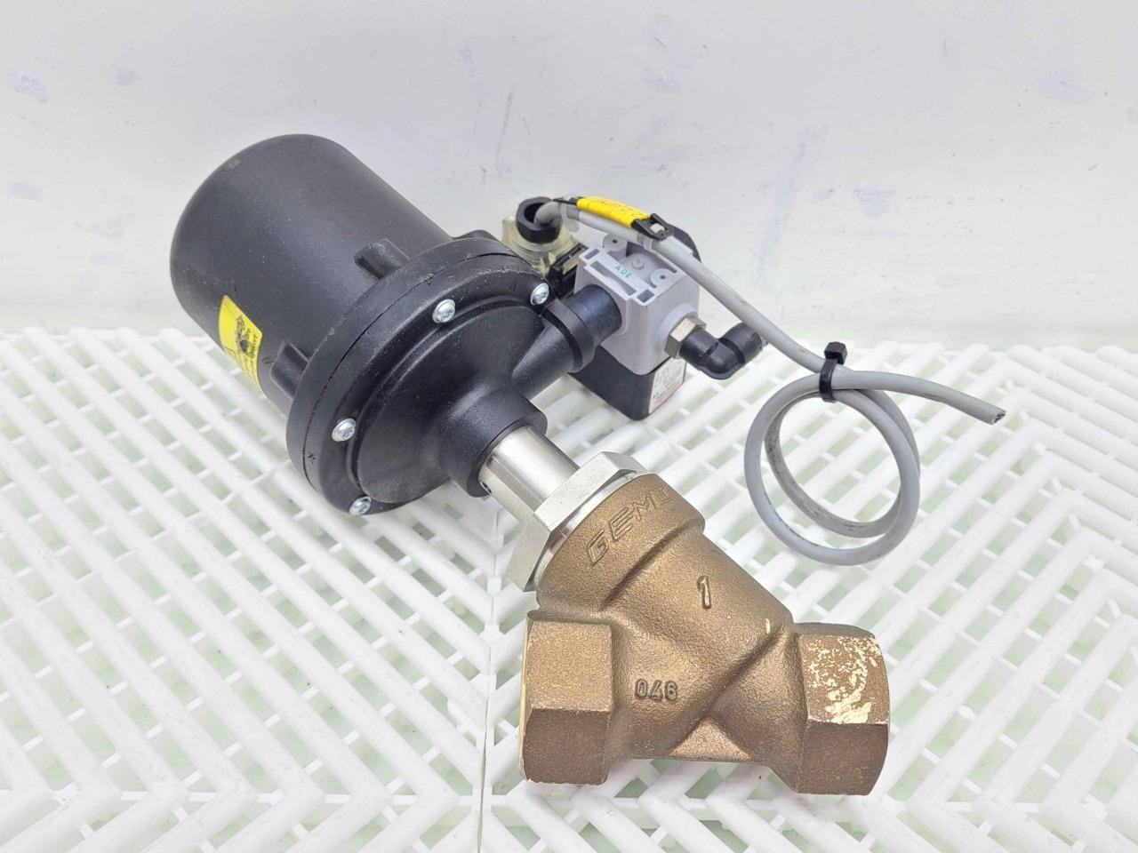 Gemu 554-25D-1-9-51-1 Pneumatic Angle Seat Globe Valve 1" Brass - Used - Image 3