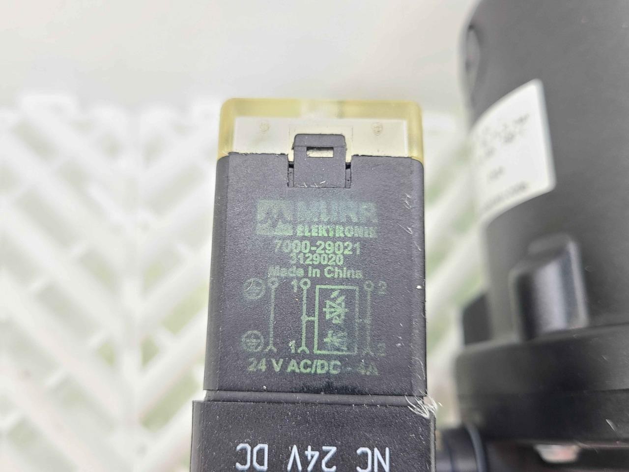 Gemu 554-25D-1-9-51-1 Pneumatic Angle Seat Globe Valve 1" Brass - Used - Image 7