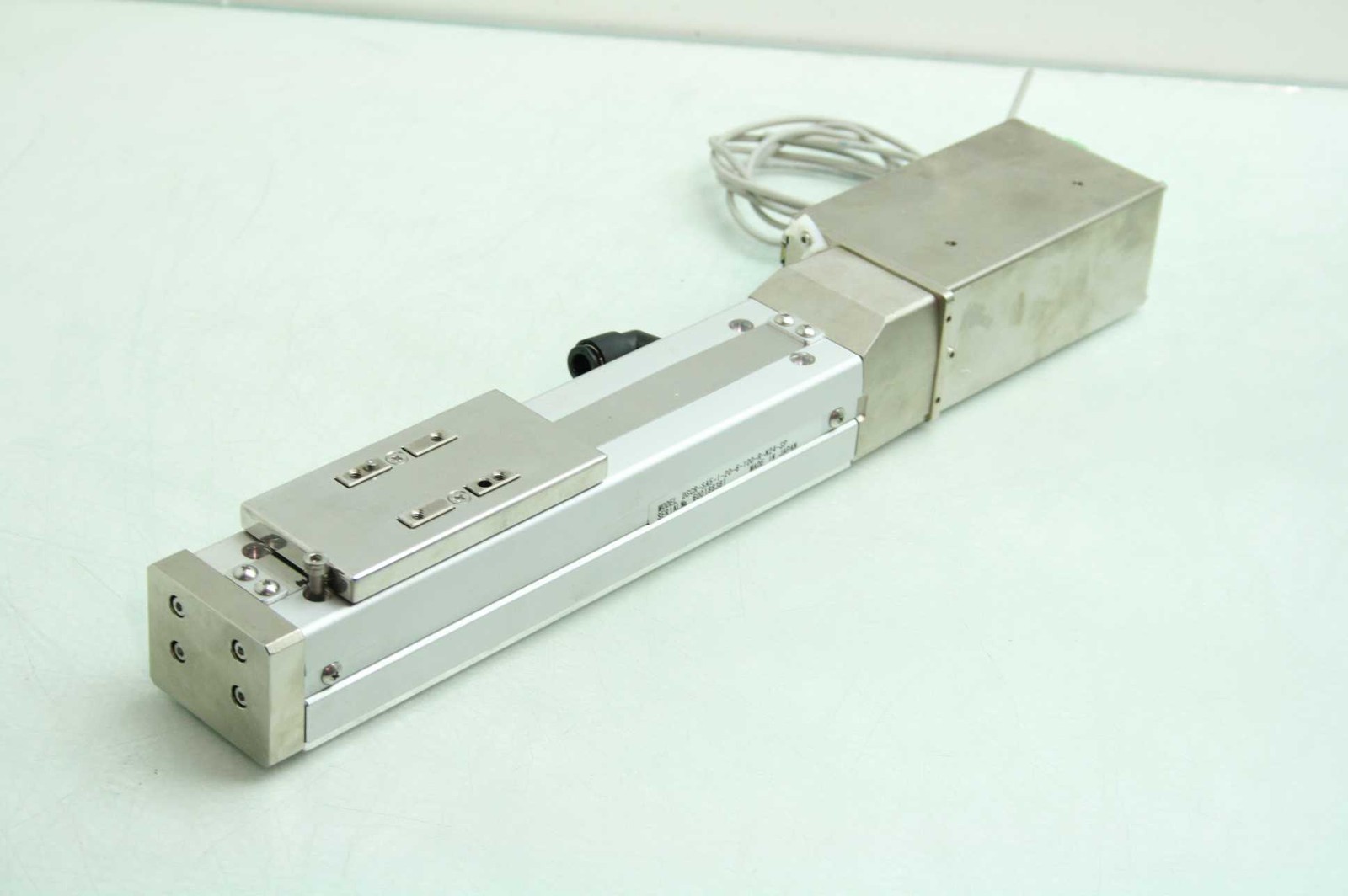 IAI DSCR-SA5-I-20-6-100 Ball Screw Drive Actuator 100mm Travel 100410846 Drive - Used