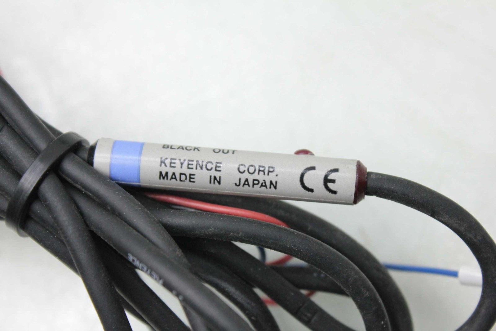 Keyence EM-080 Inductive Proximity Sensor 8mm Barrel 10-30V DC - Used - Image 6