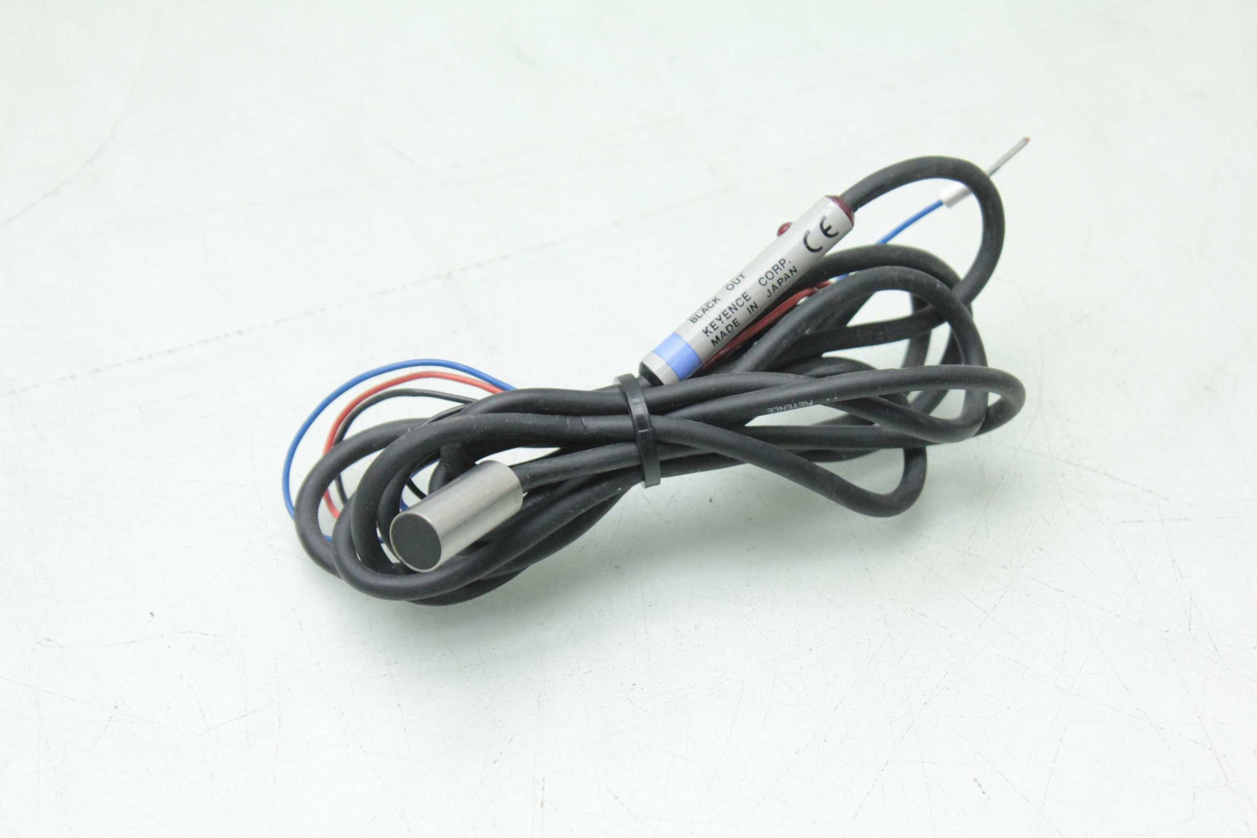 Keyence EM-080 Inductive Proximity Sensor 8mm Barrel 10-30V DC - Used - Image 8